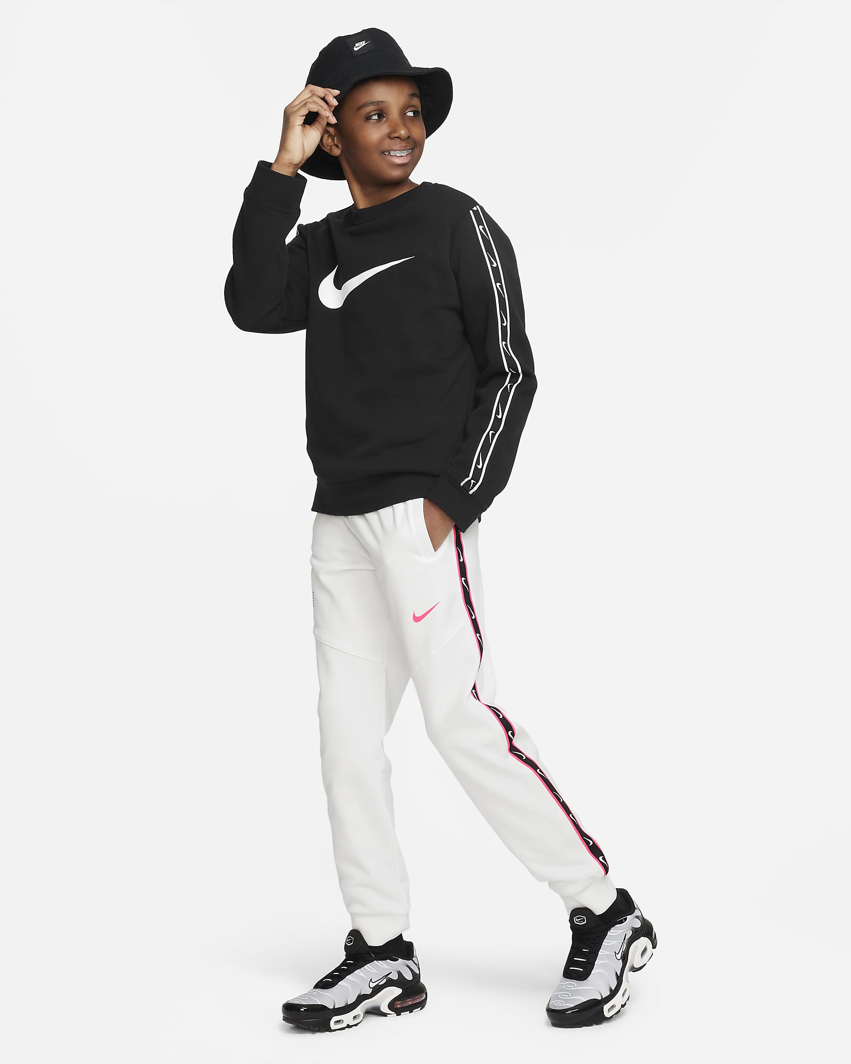 nike black repeat joggers