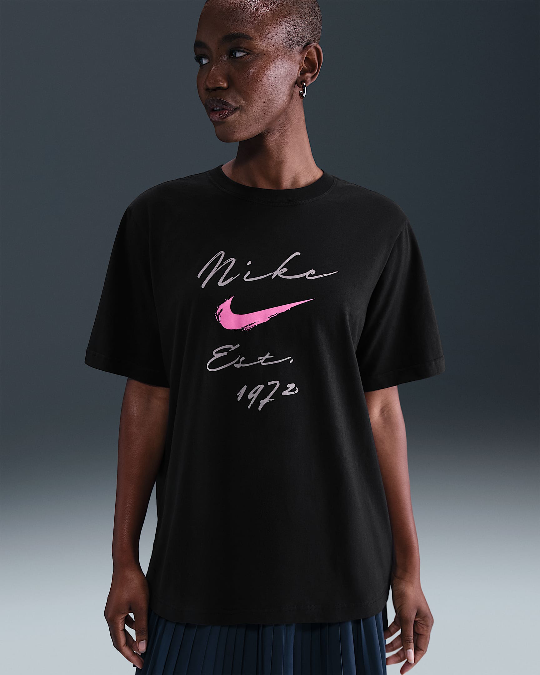 Playera de ajuste holgado para mujer Nike Sportswear Essentials - Negro