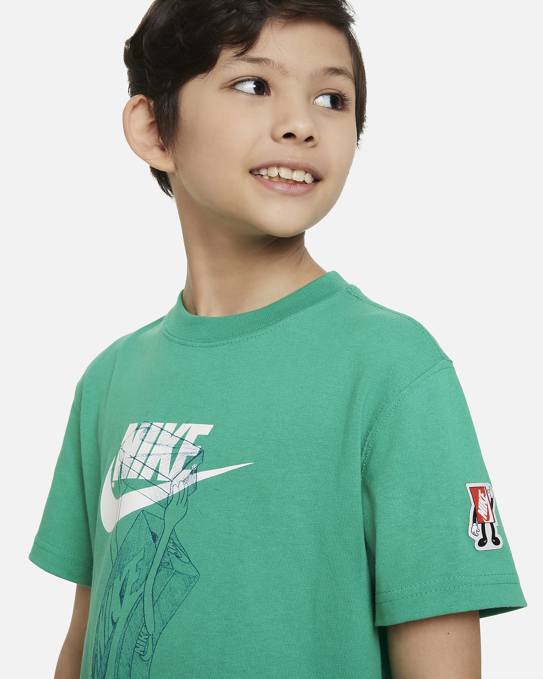 Nike Sportswear Older Kids' T-Shirt - Stadium Green