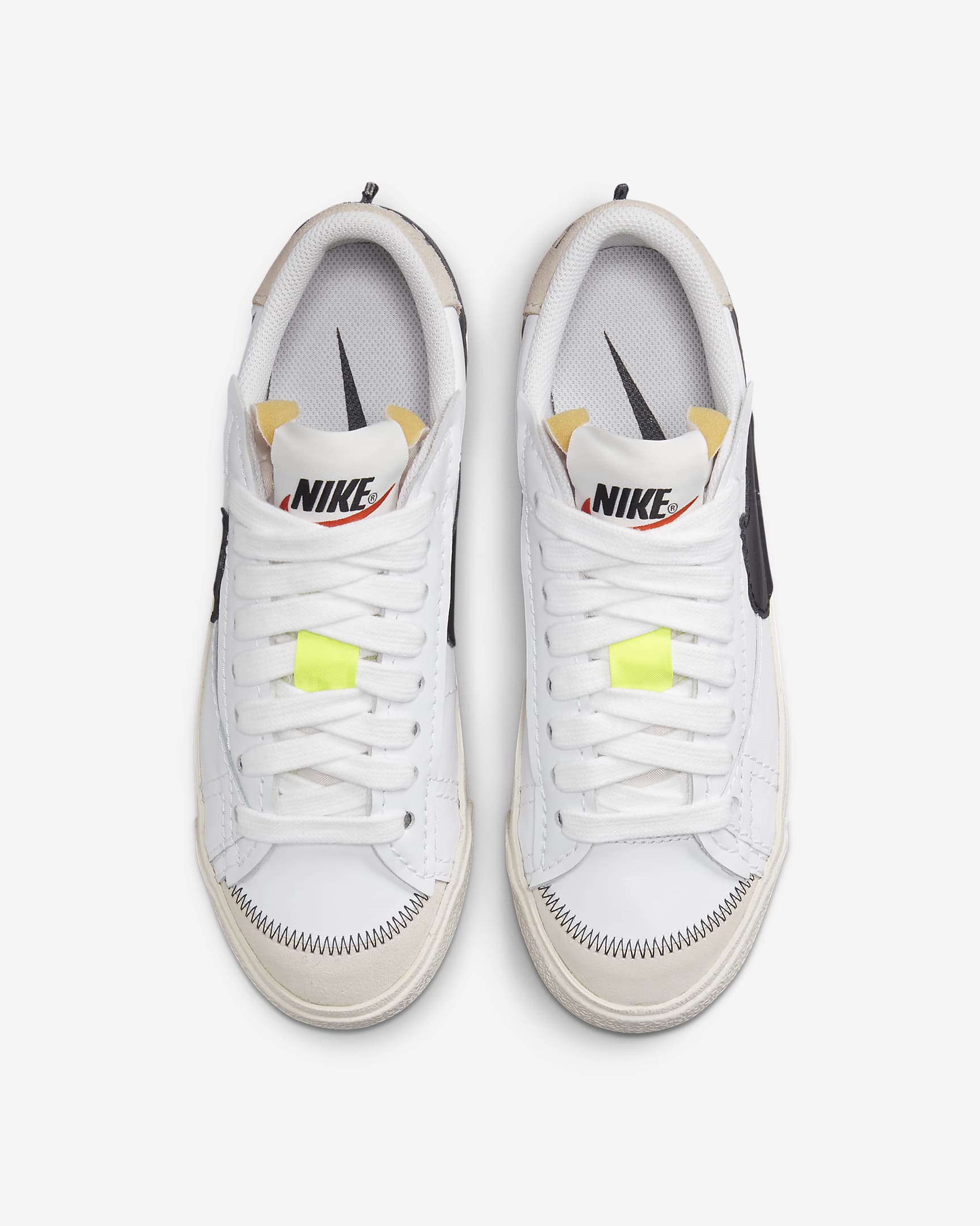 Chaussure Nike Blazer Low '77 Jumbo pour Femme - Blanc/Blanc/Sail/Noir