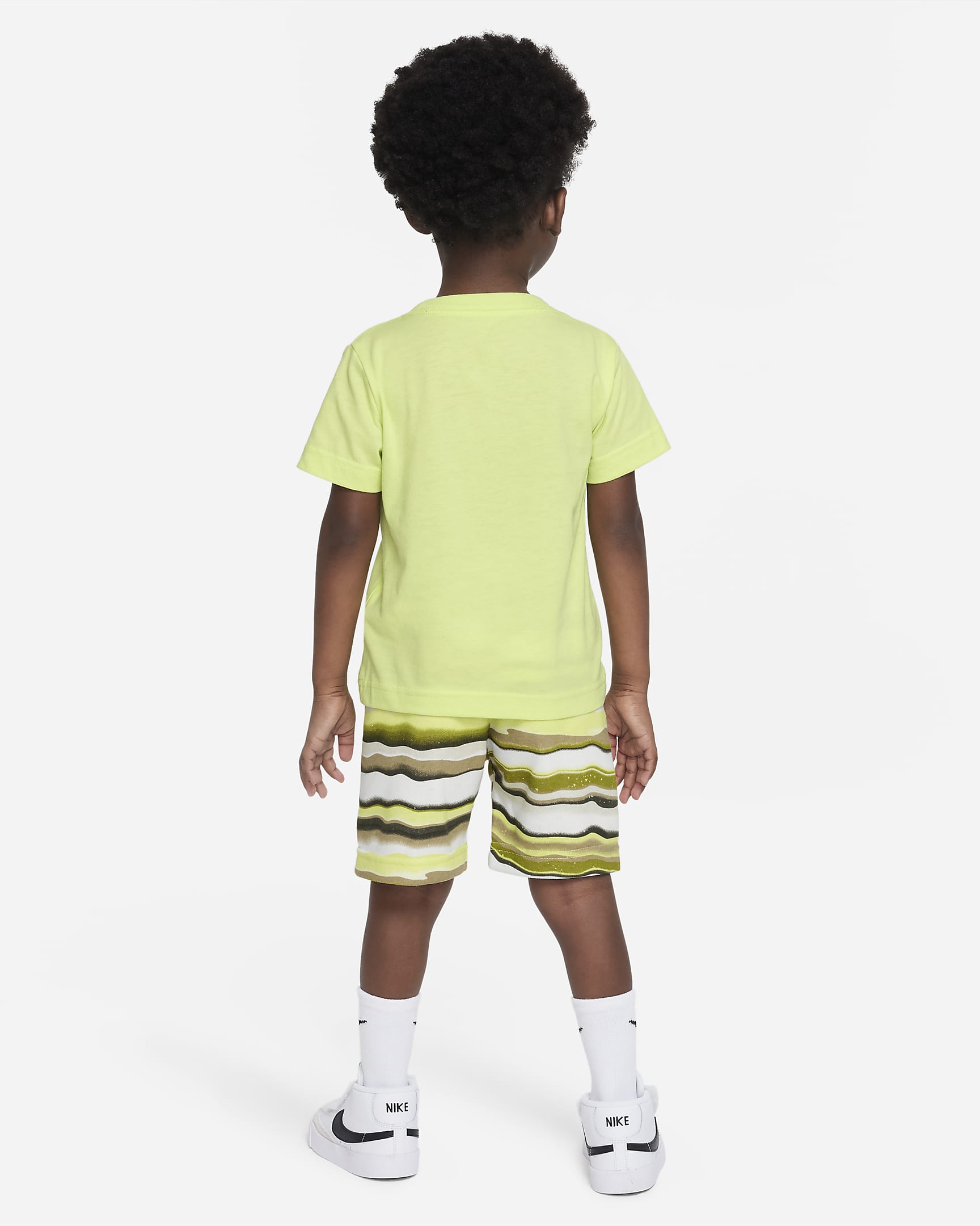 Conjunto de 2 piezas infantil (conjunto con shorts estampados Nike ...