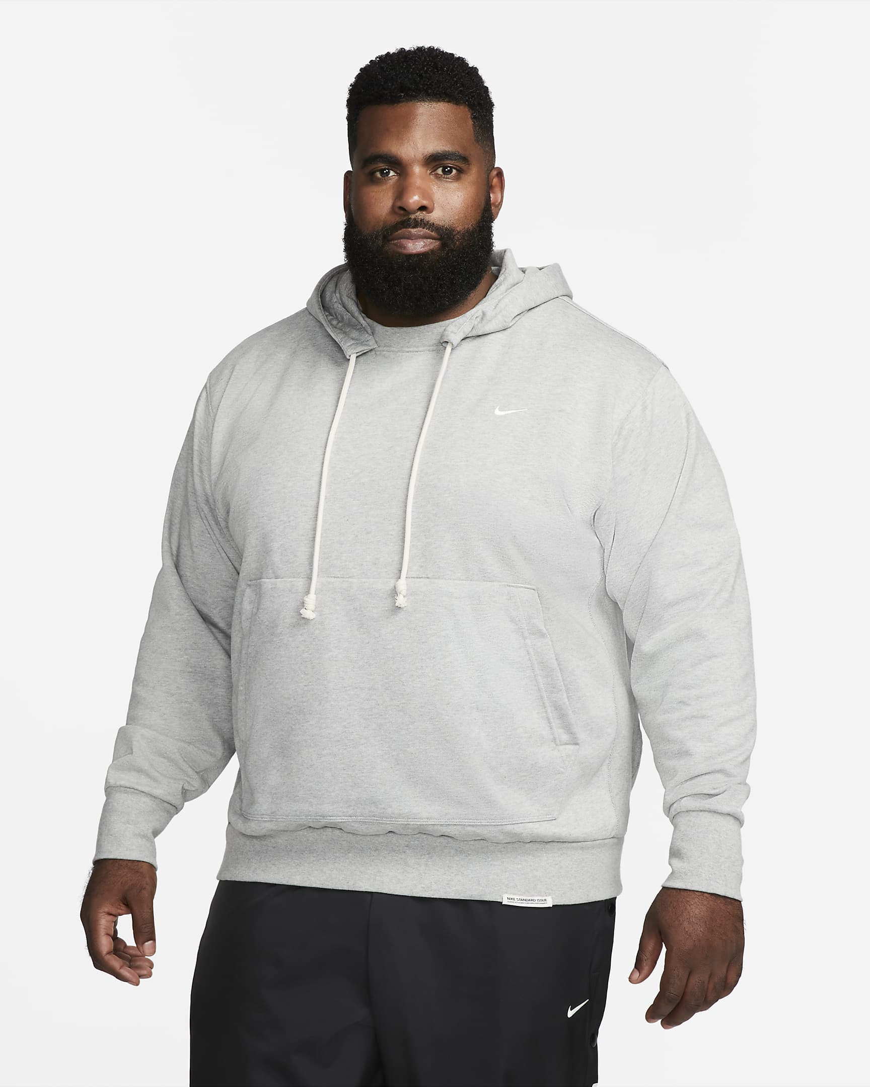 Nike Standard Issue Dri-FIT belebújós, kapucnis férfipulóver kosárlabdához - Dark Grey Heather/Pale Ivory