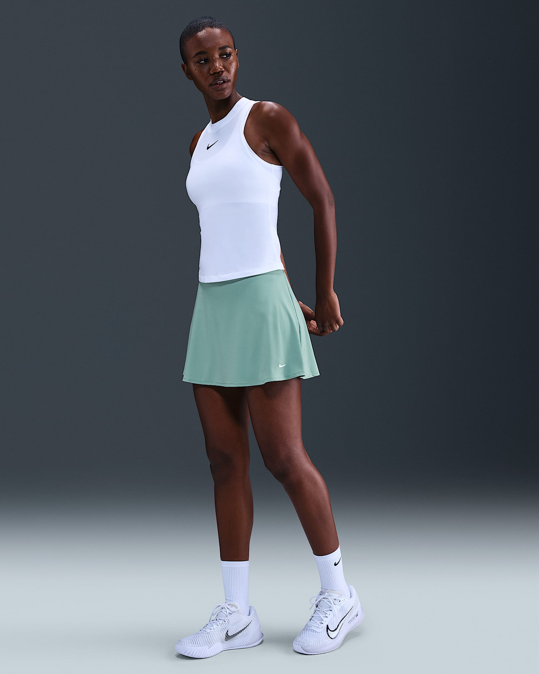 Falda de tenis Dri-FIT corta con volantes para mujer Nike Victory - Cañón/Blanco