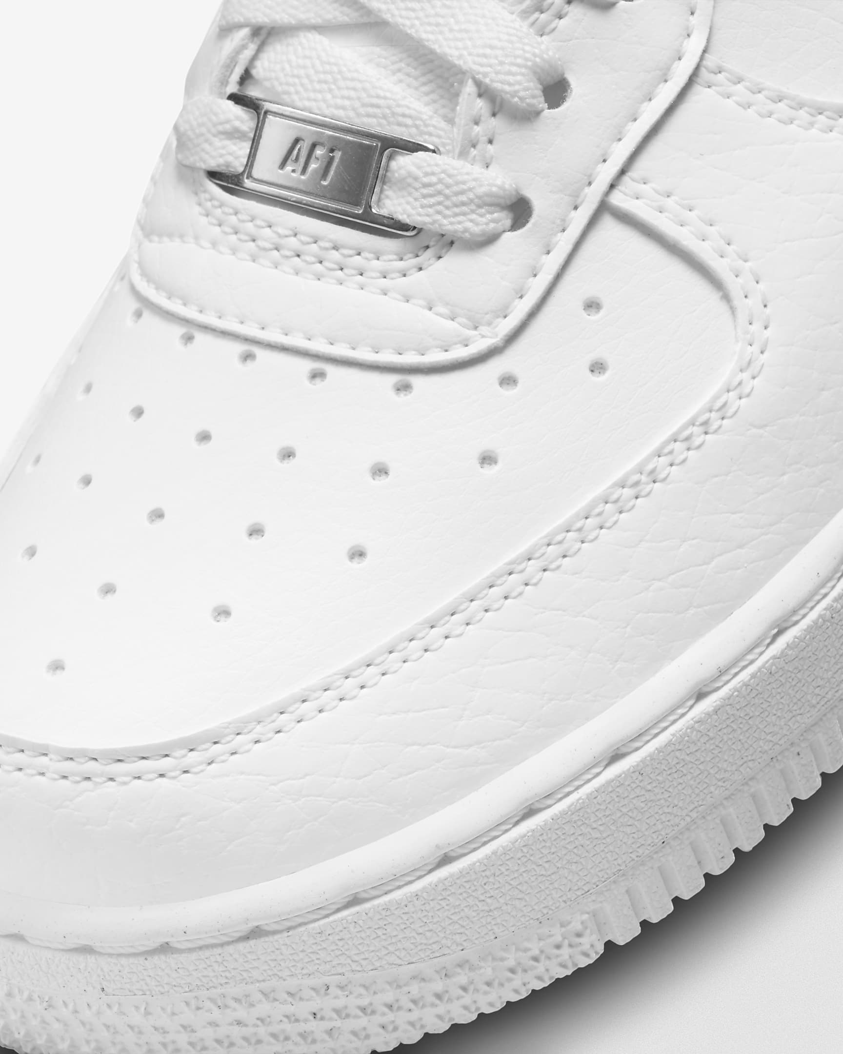 Sapatilhas Nike Air Force 1 '07 Next Nature para mulher - Branco/Branco/Prateado metalizado/Doll