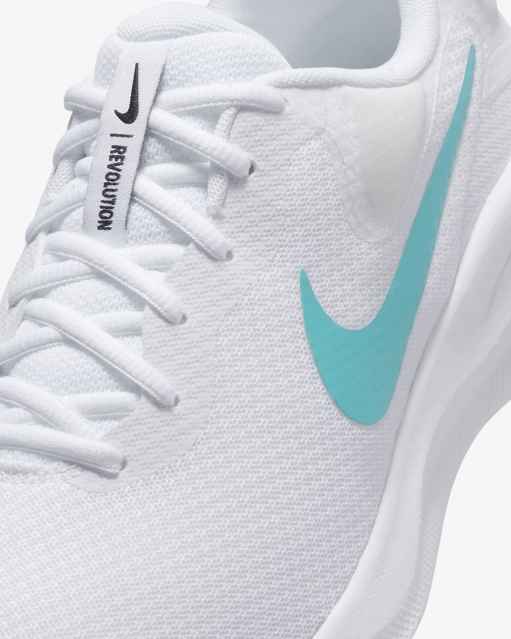 Nike Revolution 7 男款路跑鞋 - 白色/Pure Platinum/Dusty Cactus