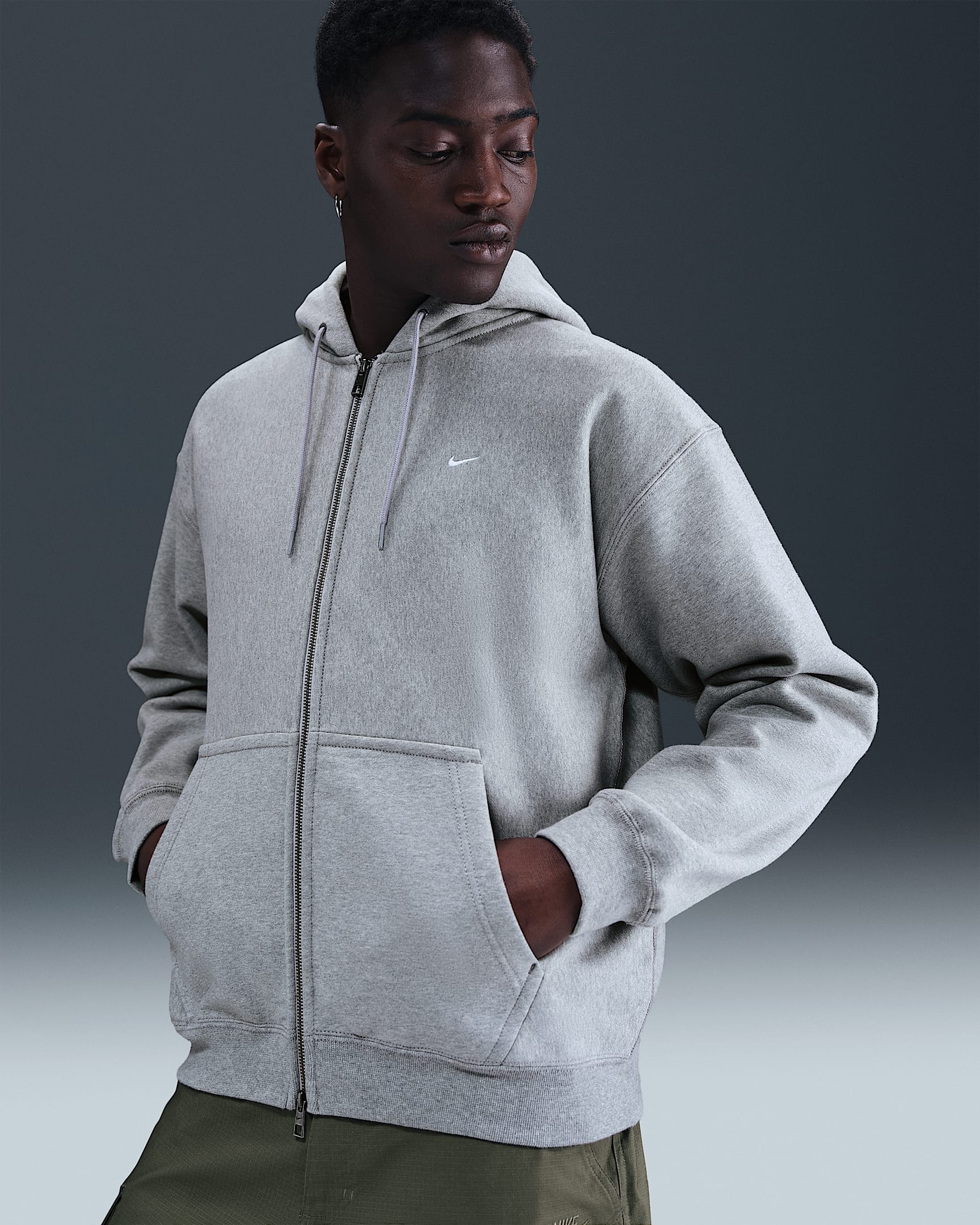 Nike Solo Swoosh Fleece-Kapuzenjacke mit durchgehendem Reißverschluss (Herren) - Dark Grey Heather/Light Smoke Grey/Weiß