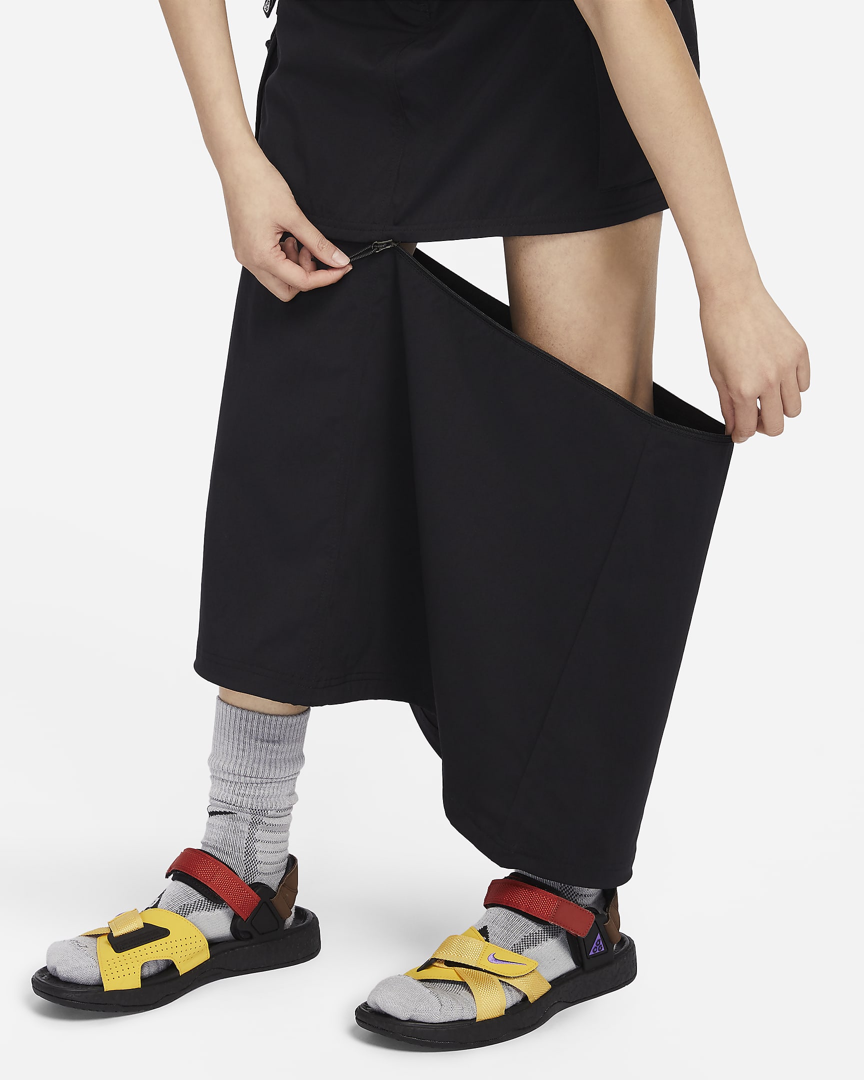 Nike ACG "Smith Summit" Women's Zip-Off Skirt - Black/Summit White