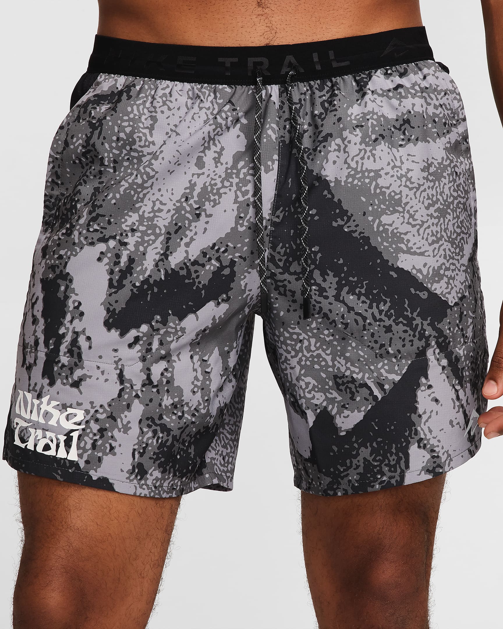 Short de running Dri-FIT avec sous-short intégré 18 cm Nike Trail Stride pour homme - Iron Grey/Noir/Summit White