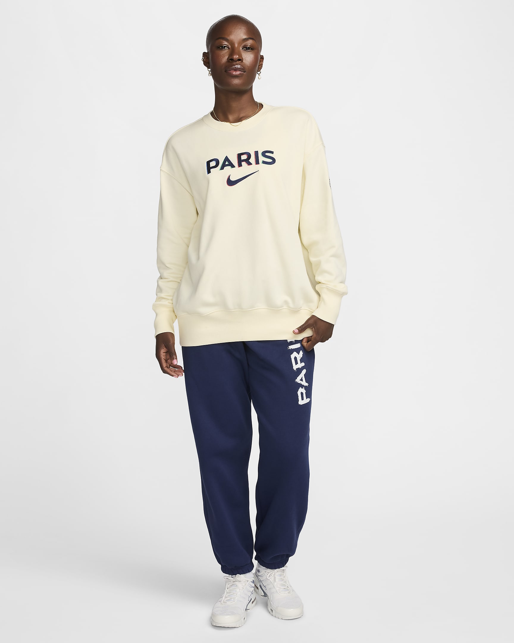 Paris Saint-Germain Phoenix Fleece Nike Bol Kesimli Crew Yakalı Kadın Futbol Sweatshirt'ü - Coconut Milk