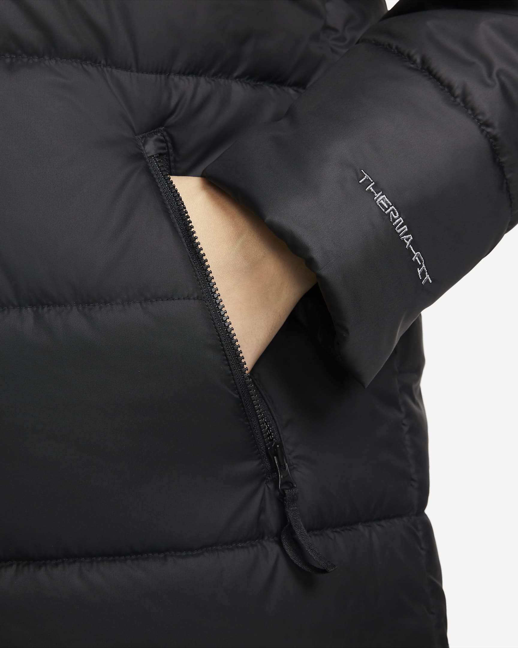 Nike Sportswear Therma-FIT Repel-parka med hætte og syntetisk fyld til kvinder - sort/sort/hvid