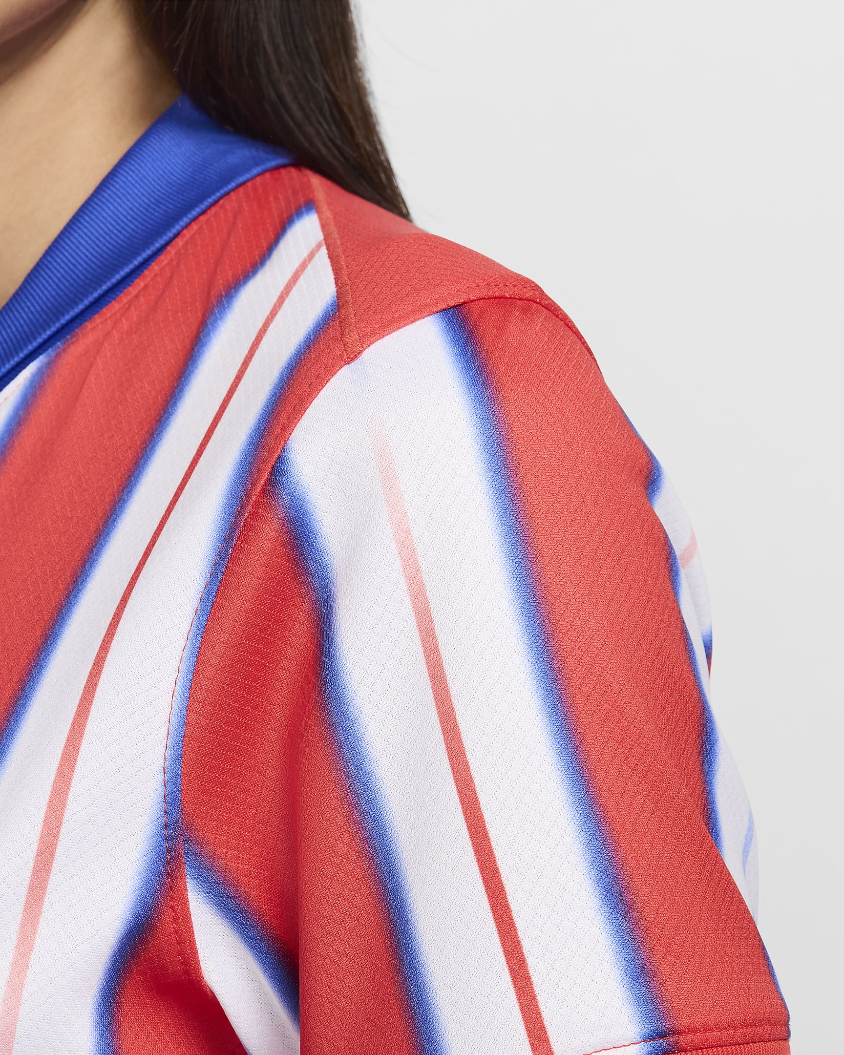 Jersey de fútbol Nike Dri-FIT Replica para mujer Atlético Madrid 2024/25 Stadium Home - Hiperroyal/Carmesí claro/Blanco