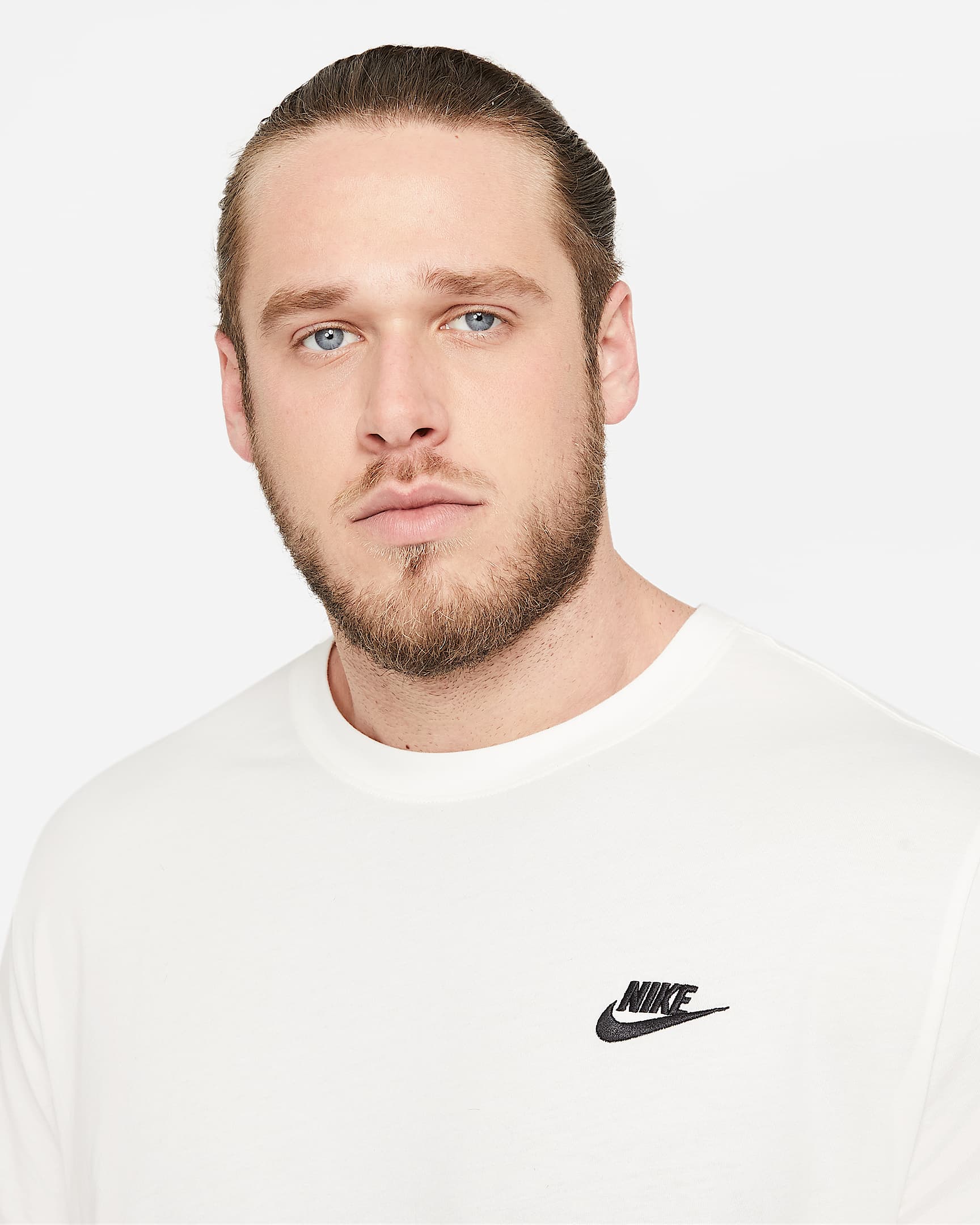 Nike Sportswear Club Tshirt voor heren. Nike BE