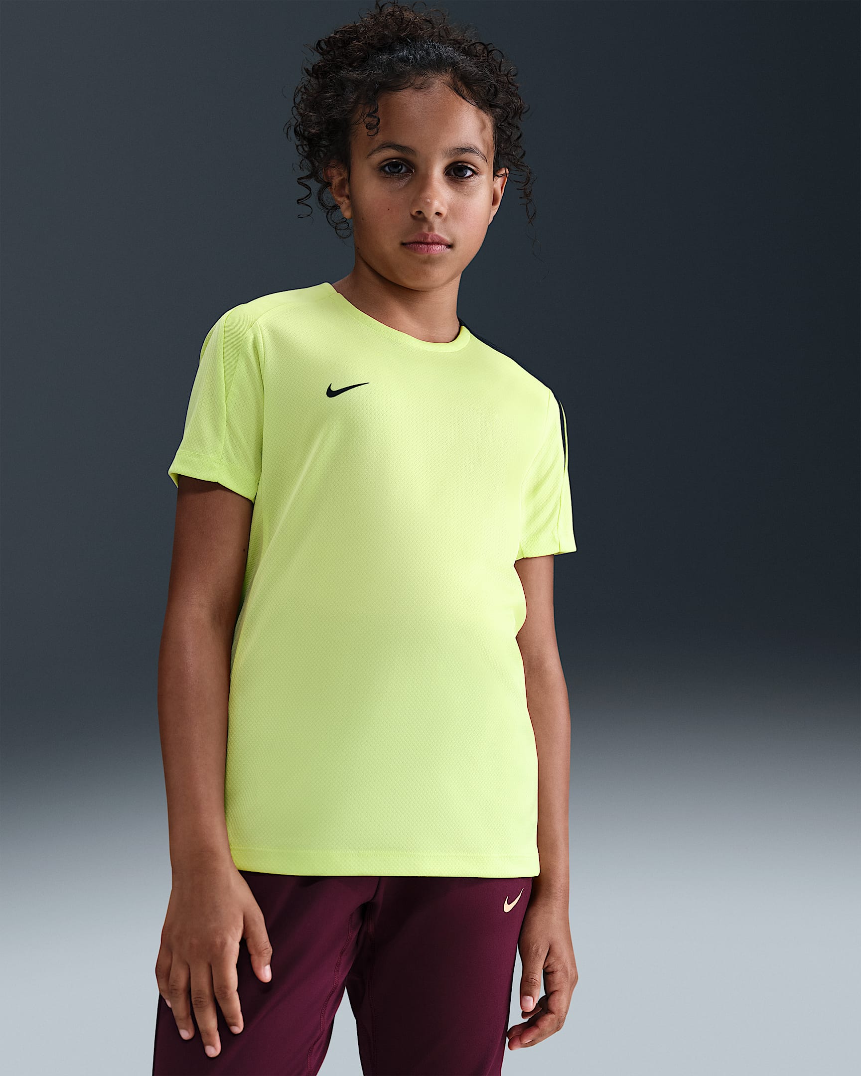 Maglia da calcio a manica corta Nike Dri-FIT Strike - Ragazzi - Limelight/Limelight/Seaweed/Nero
