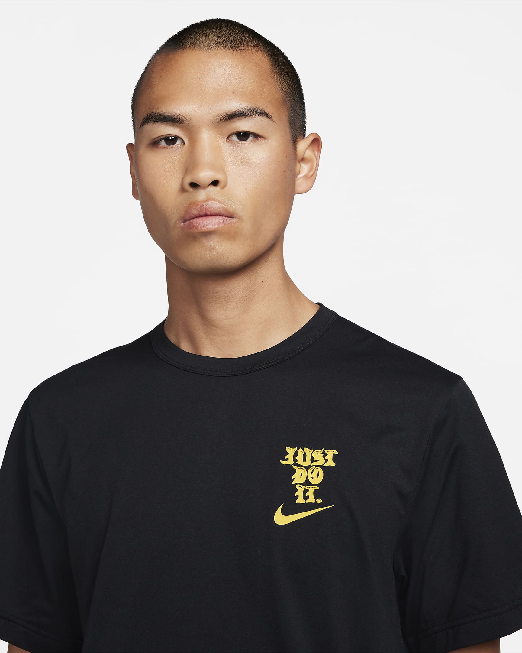 Nike Dri-FIT UV Hyverse Men's Short-Sleeve Fitness Top. Nike PH