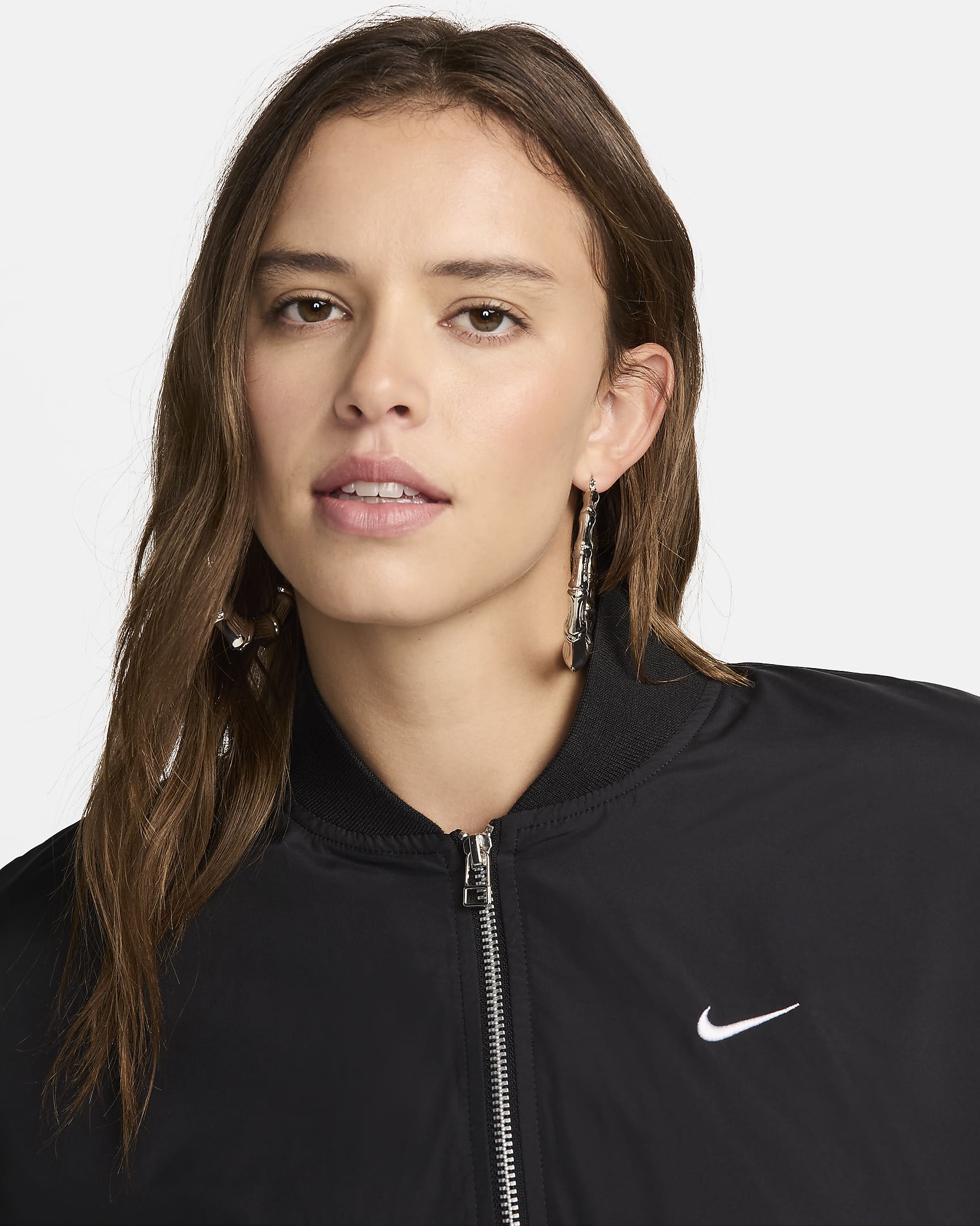 Nike Sportswear Essential ekstra stor bomberjakke til dame - Svart/Hvit