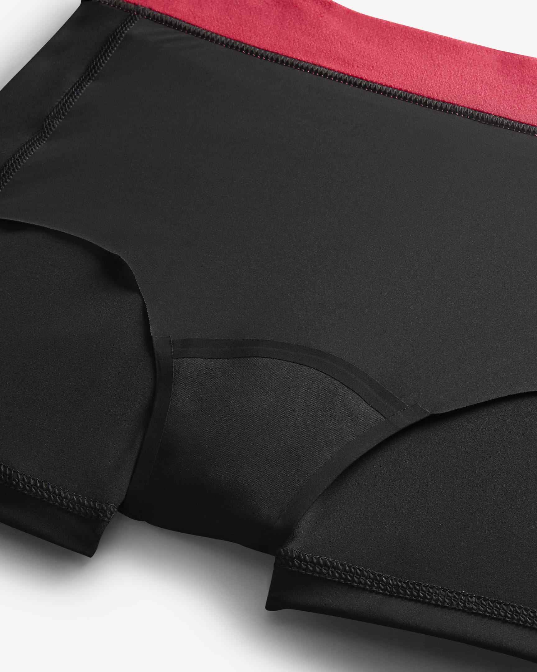 Nike Pro Leak Protection: Periodensichere Bike-Shorts (ca. 7,5 cm) mit mittelhohem Bund (Damen) - Schwarz/Aster Pink/Weiß