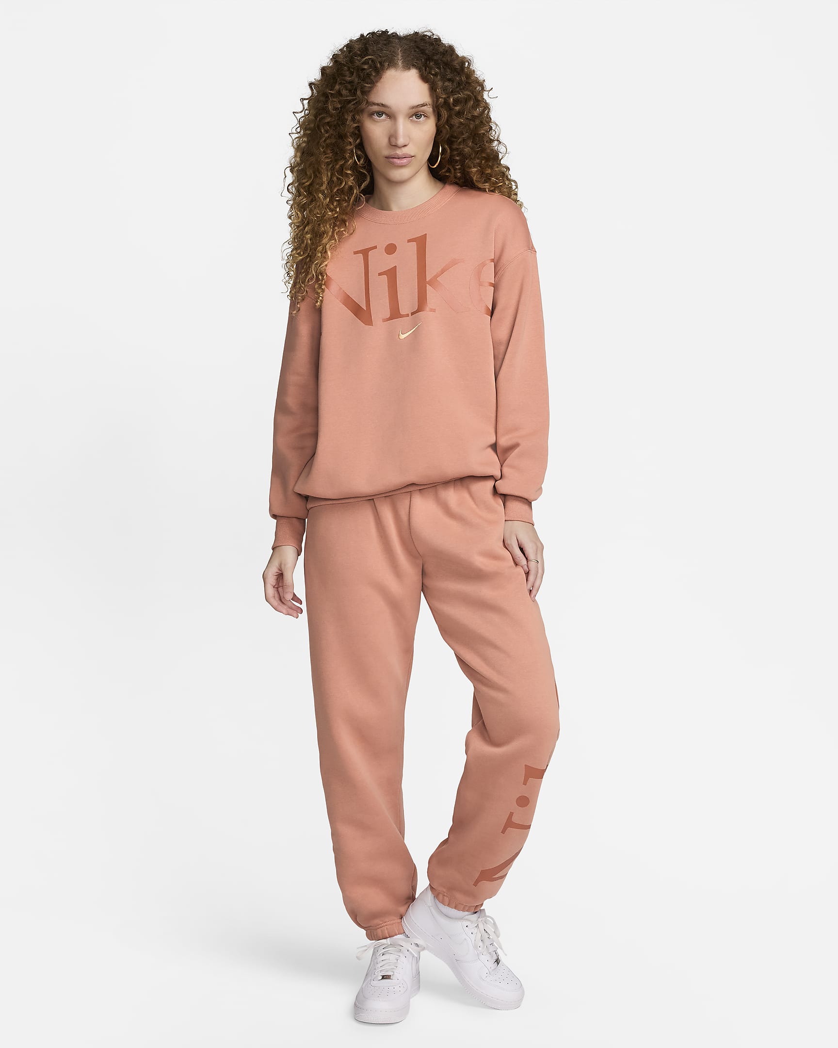 Nike Sportswear Phoenix Fleece Women's Oversized Crew-Neck Logo Sweatshirt - Terra Blush/Burnt Sunrise/Sesame