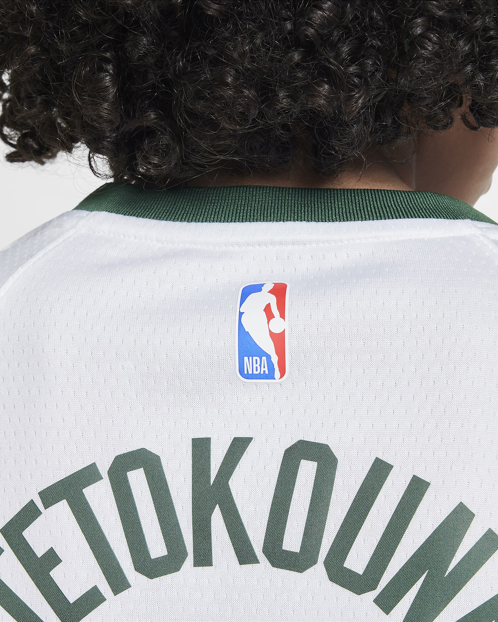 Milwaukee Bucks 2022/23 Association Edition Camiseta Swingman Nike de la NBA - Niño/a - Blanco