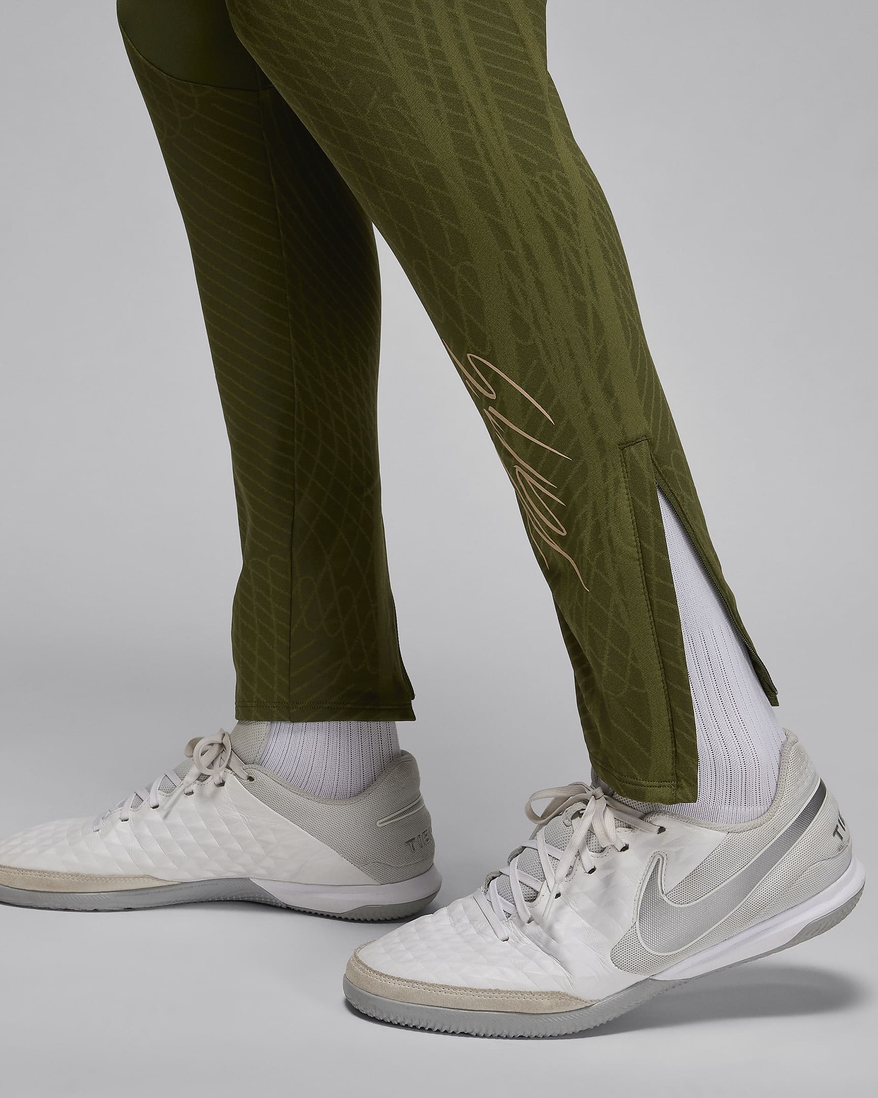 Pantalon de foot Jordan Dri-FIT Paris Saint-Germain Strike 4e tenue pour homme - Rough Green/Hemp