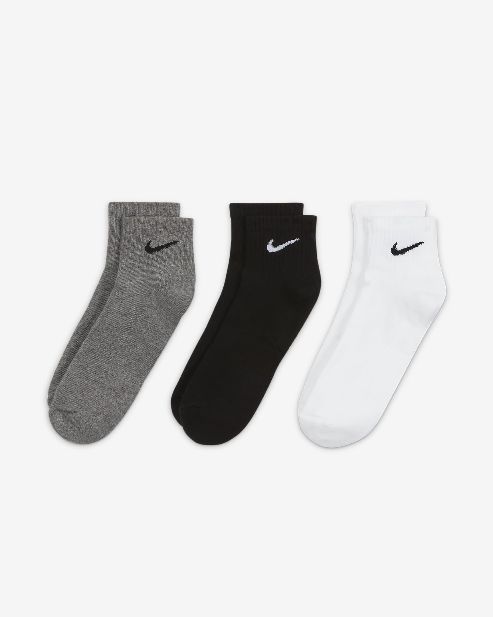 Nike Everyday Cushioned Training Ankle Socks (3 Pairs). Nike VN