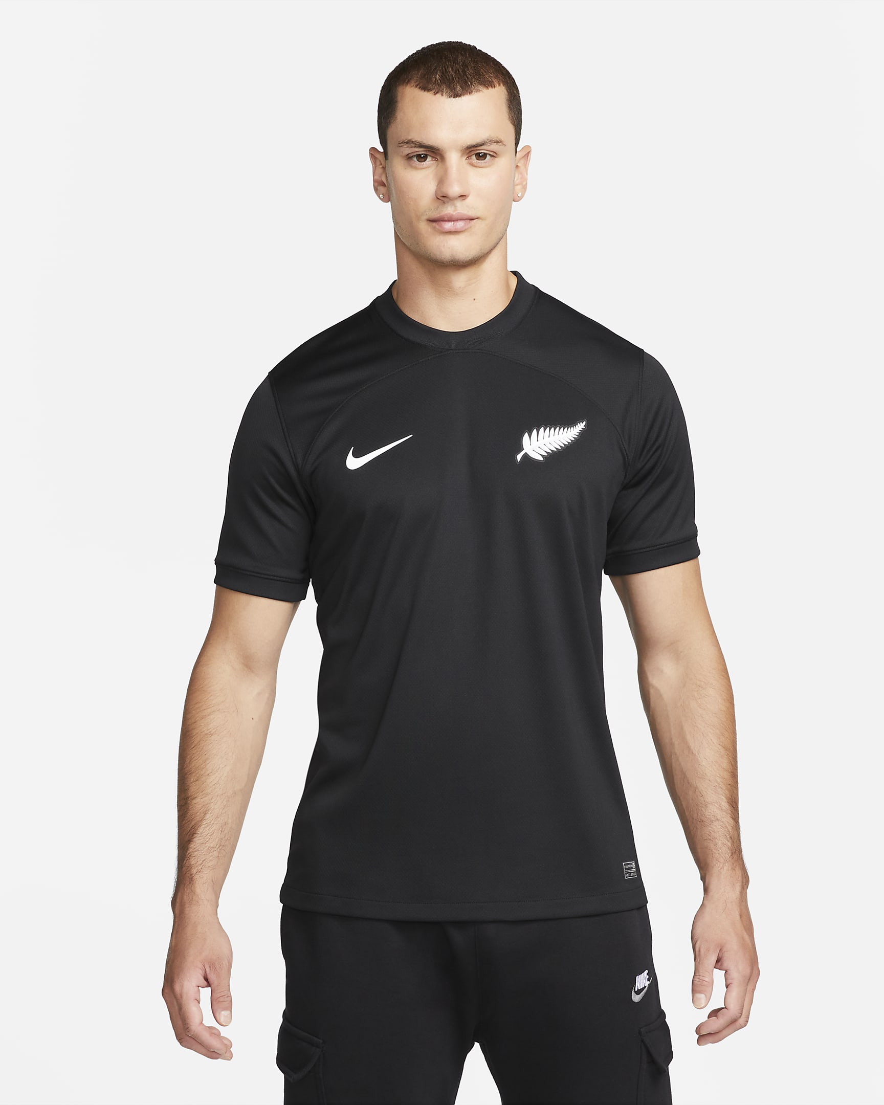 New Zealand 2022/23 Stadium Away Men's Nike DriFIT Football Shirt. Nike SI