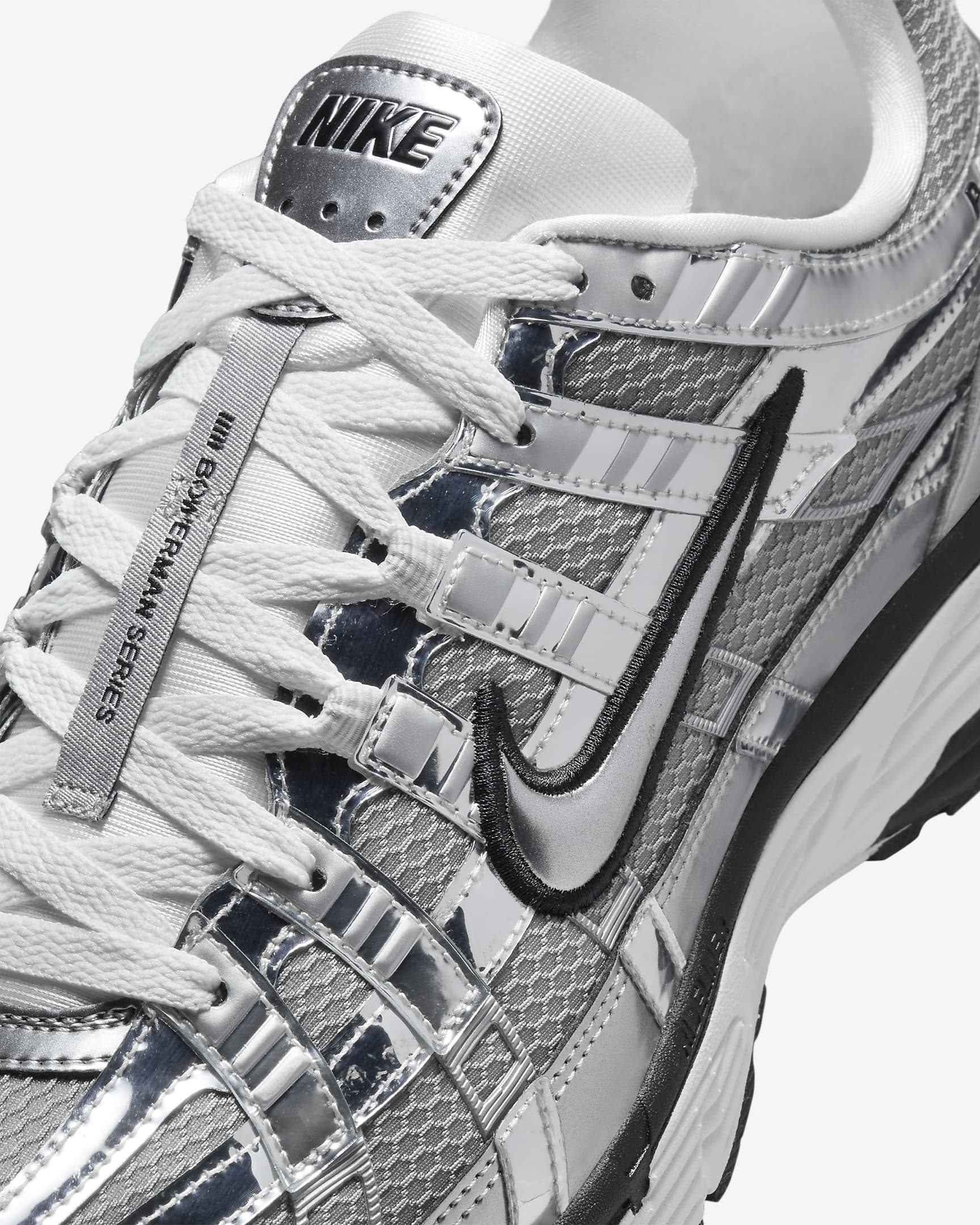 รองเท้า Nike P-6000 - Metallic Silver/Sail/ดำ/Metallic Silver