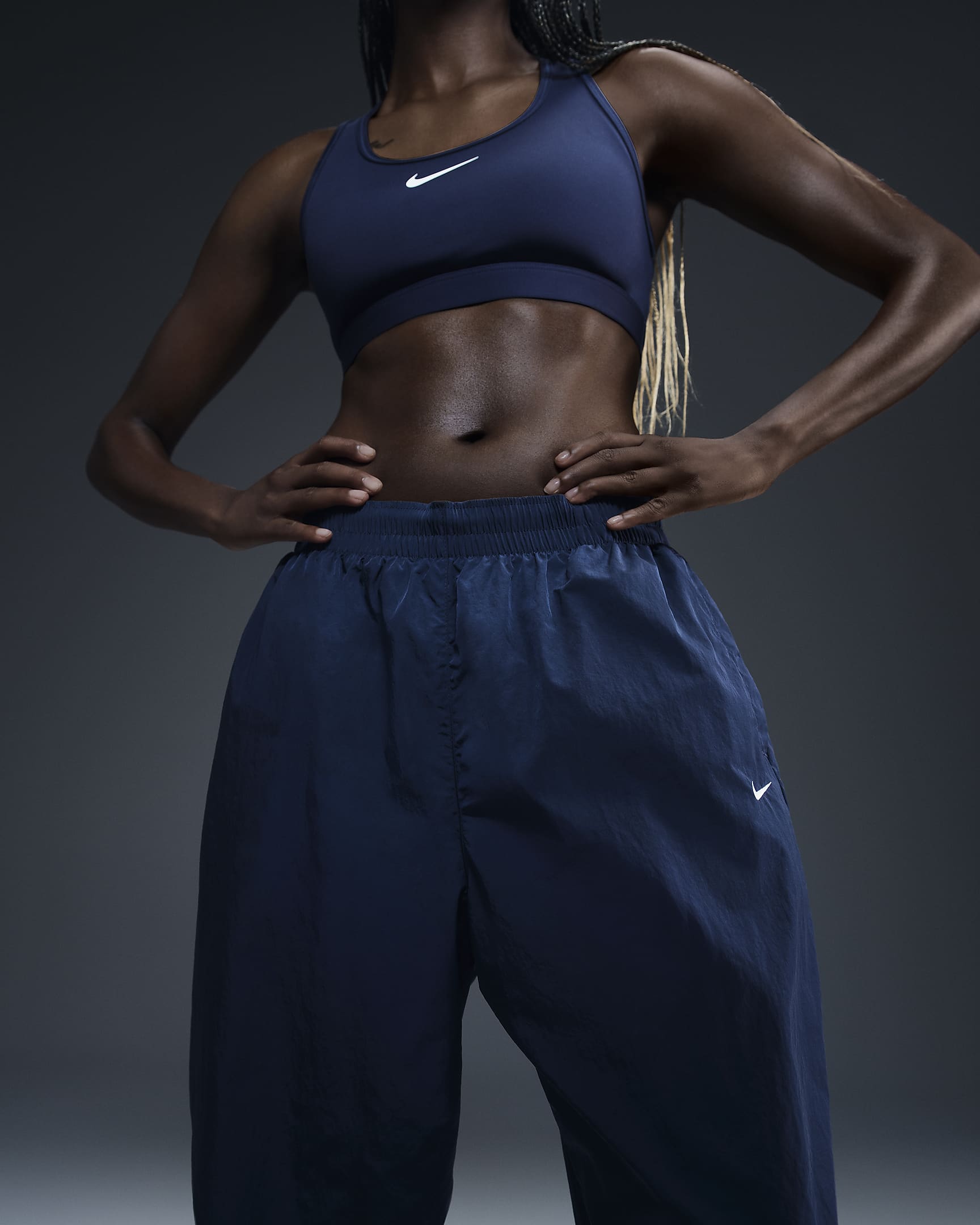 Pantaloni jogger oversize in tessuto a vita media Nike Sportswear Essential – Donna - Armory Navy/Bianco