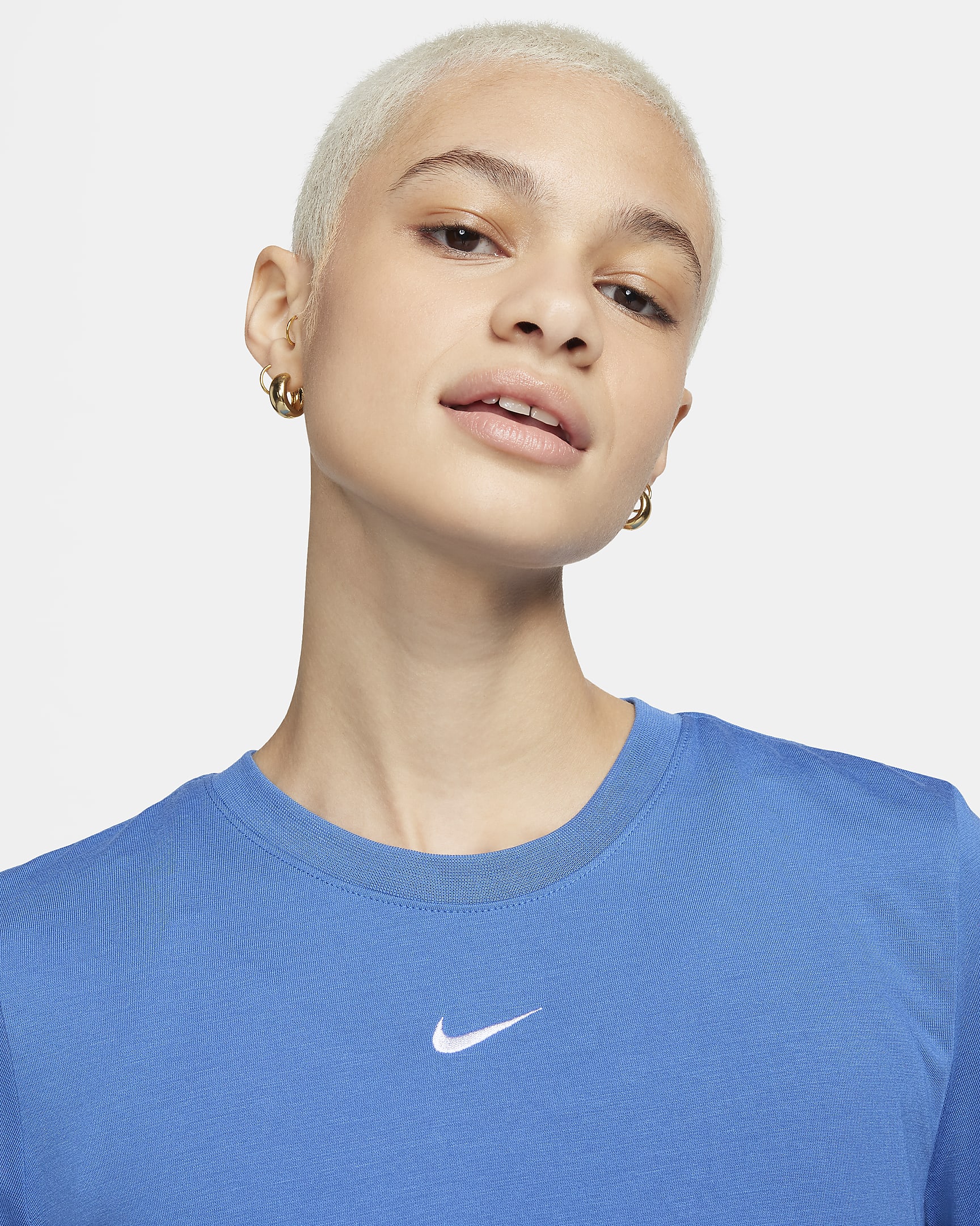 Nike Sportswear Essential Women's Slim Cropped TShirt.