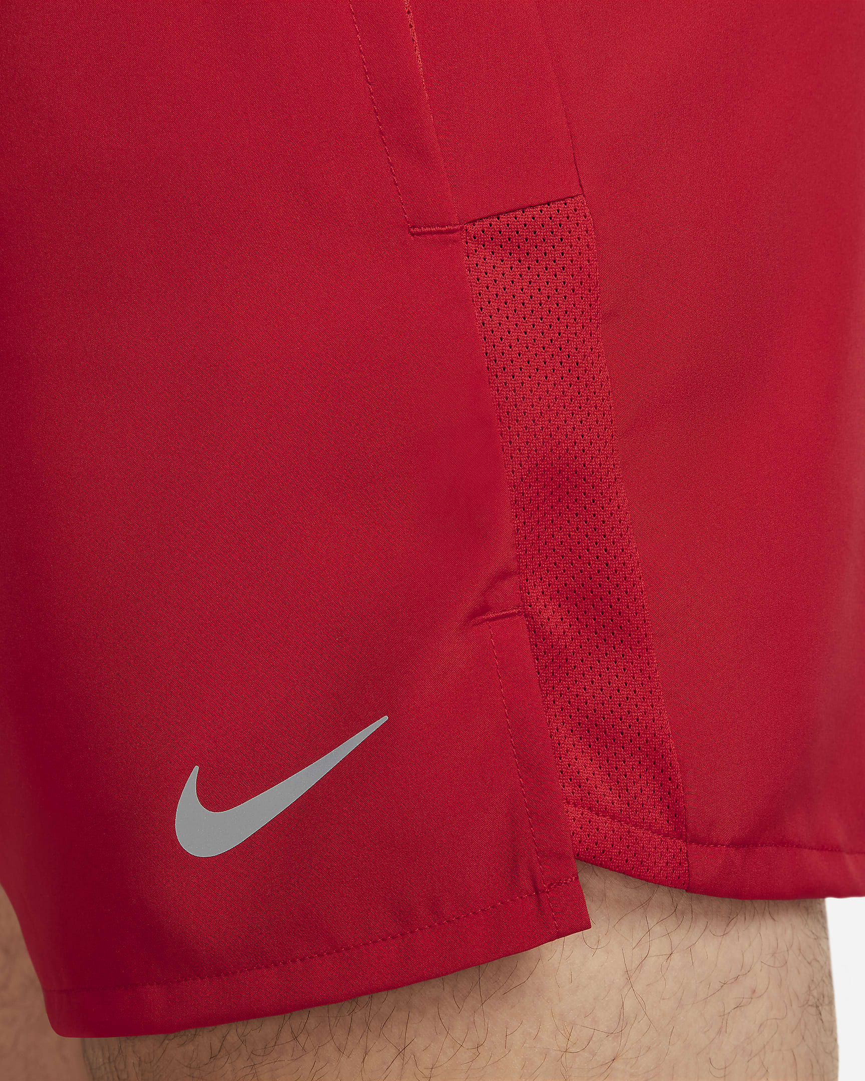 Shorts de correr Dri-FIT de 13 cm con forro de ropa interior para hombre Nike Challenger - Rojo universitario/Rojo universitario/Negro