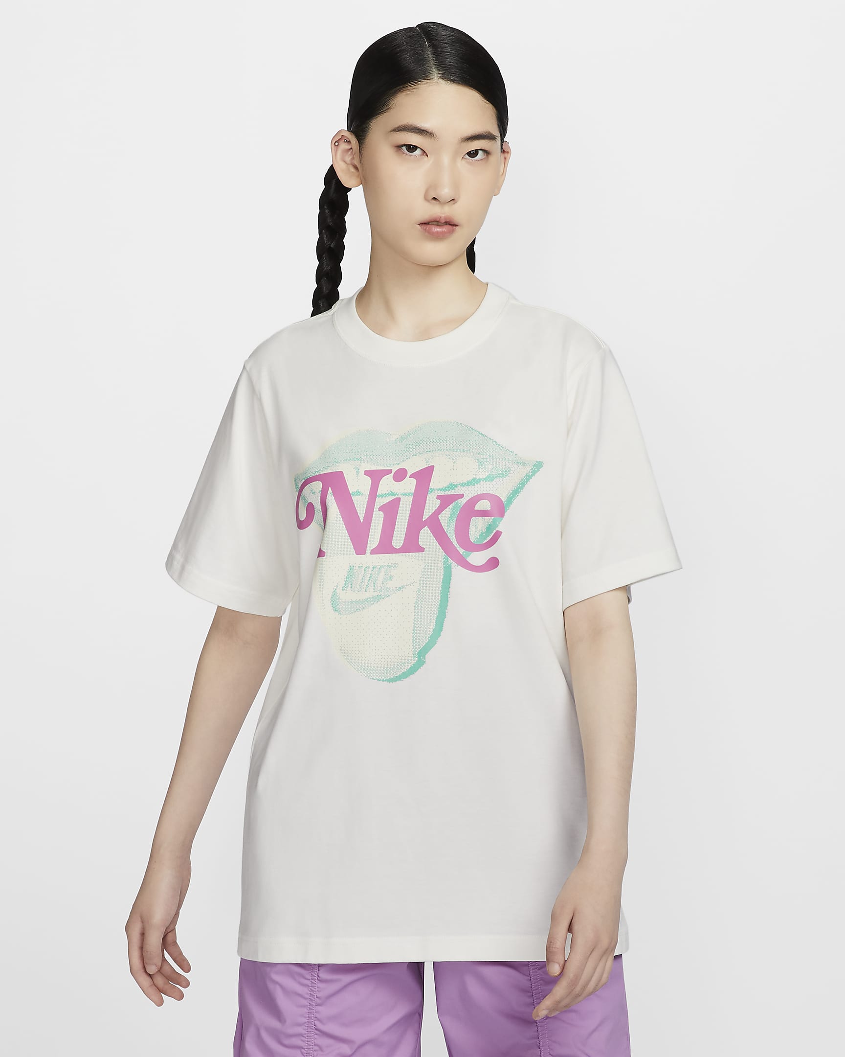 เสื้อยืดผู้หญิง Nike Sportswear Essential - Sail