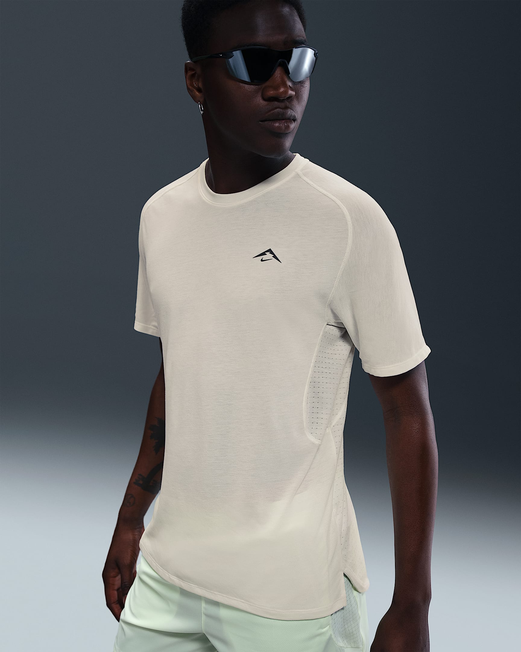 Maglia da running a manica corta Dri-FIT ADV Nike Solar Chase – Uomo - Sail/Nero