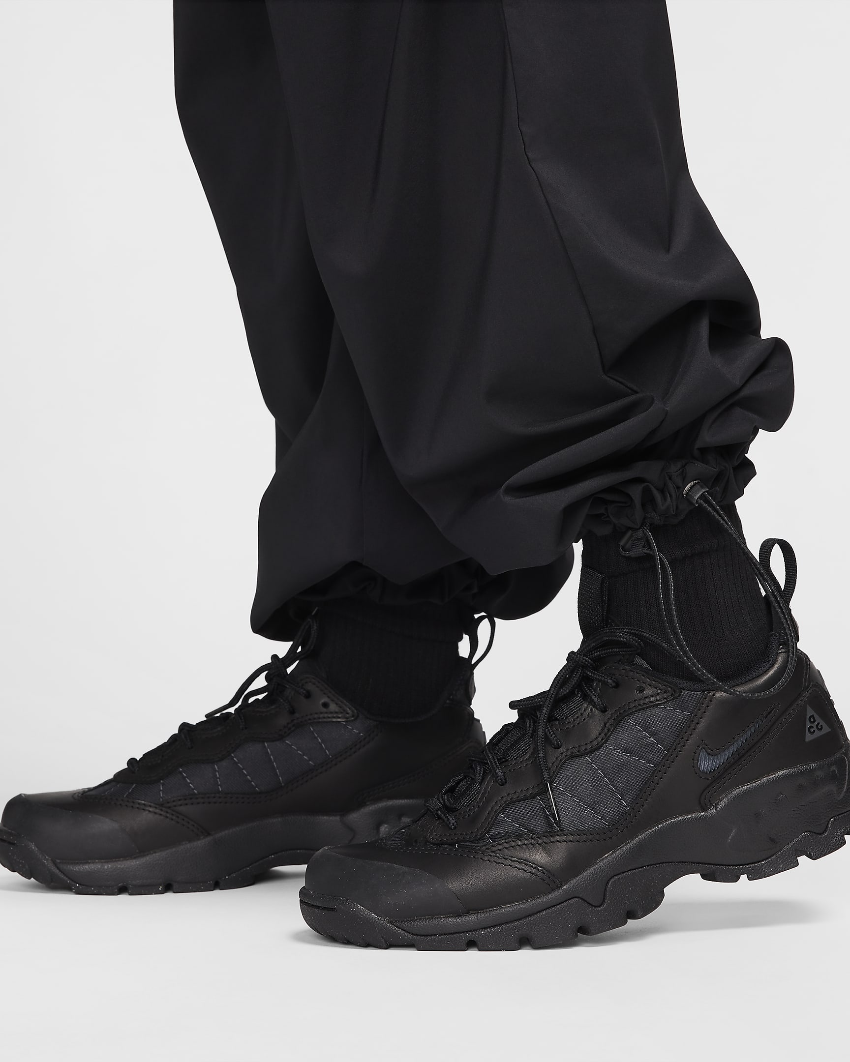 Nike ACG "Activitorium" UV-Hose mit hohem Taillenbund (Damen) - Schwarz/Anthracite