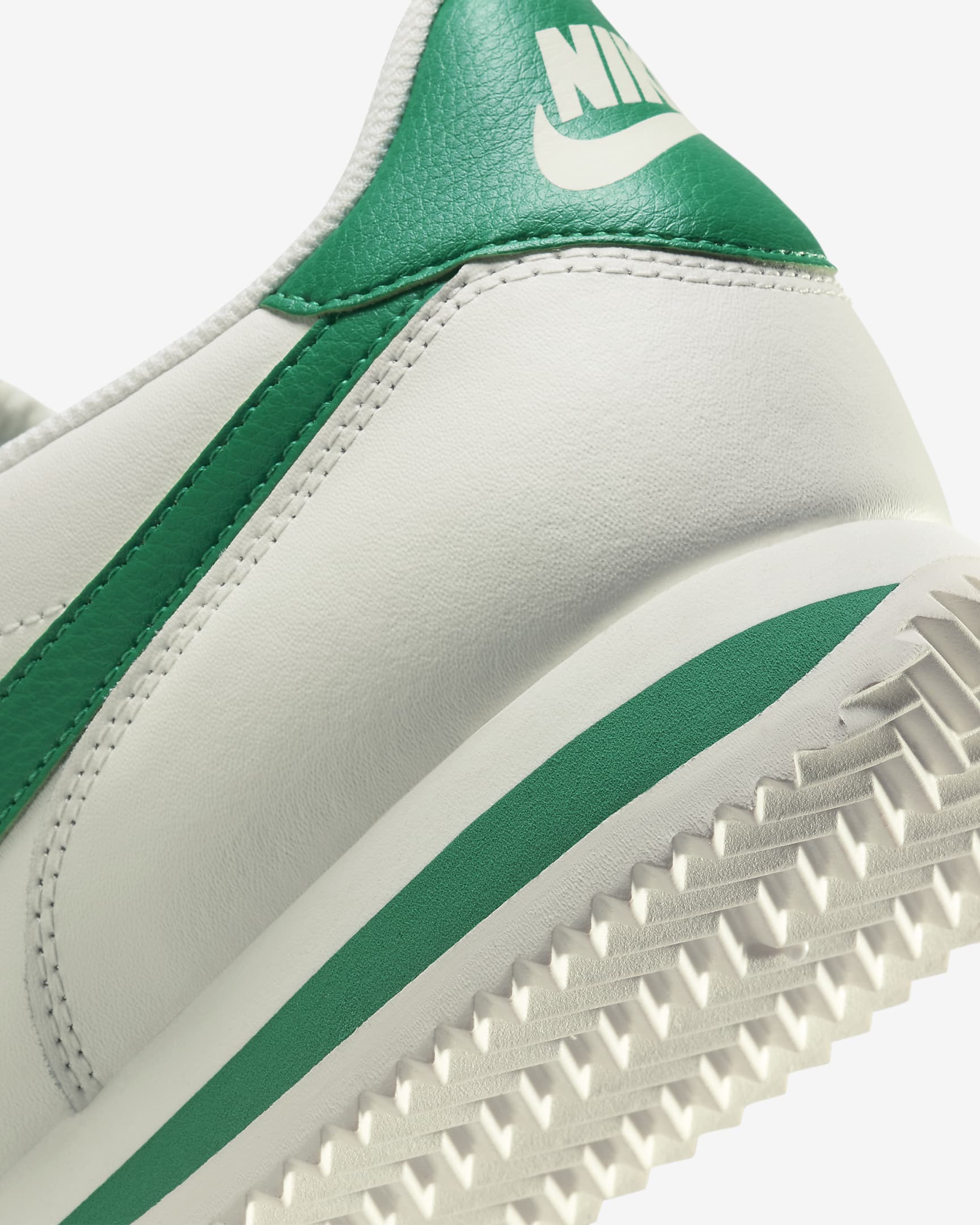 Nike Cortez 男鞋 - Sail/Stadium Green