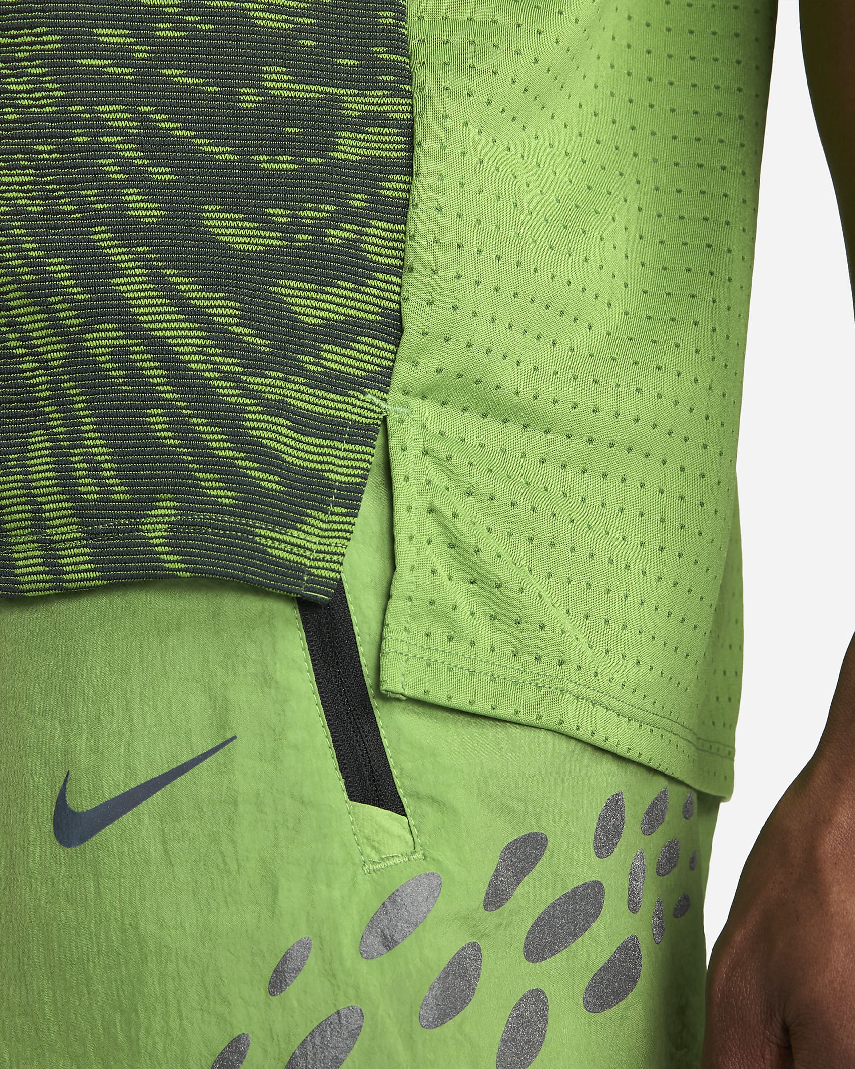 Nike Dri-FIT Run Division Rise 365 Men's Short-Sleeve Running Top. Nike LU