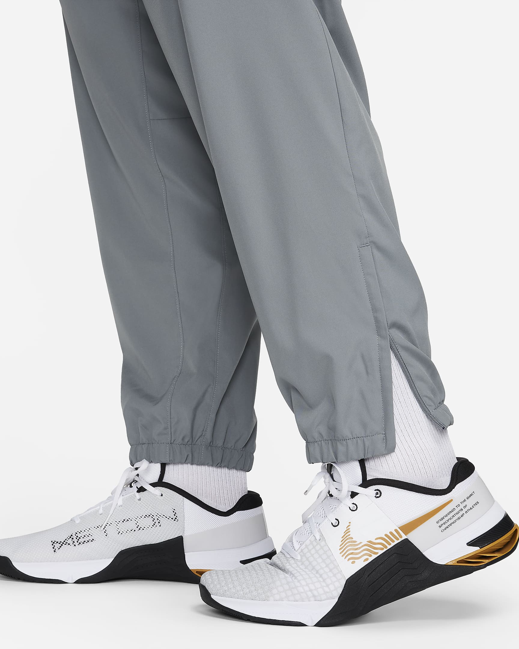 Nike Form Men's Dri-FIT Tapered Versatile Trousers. Nike HR