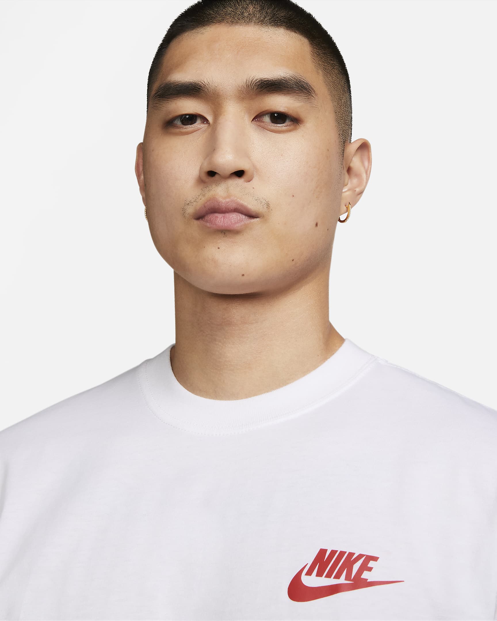 Nike Sportswear 男款 T 恤 - 白色