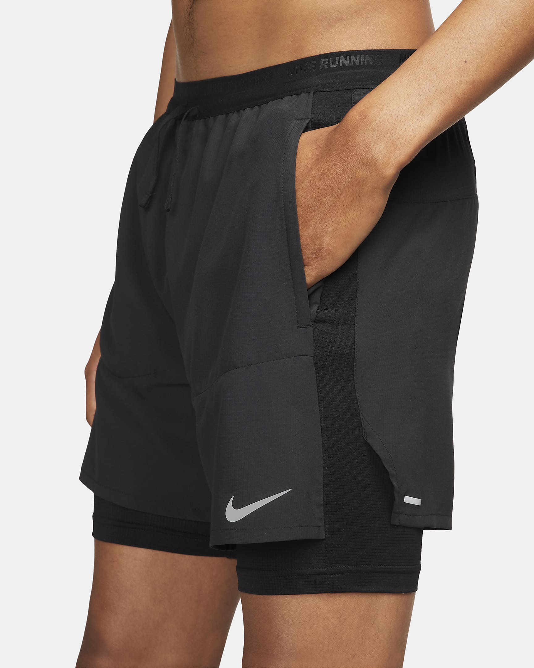 Nike Stride Dri-FIT Hybrid-Laufshorts für Herren (ca. 12,5 cm) - Schwarz/Schwarz/Schwarz