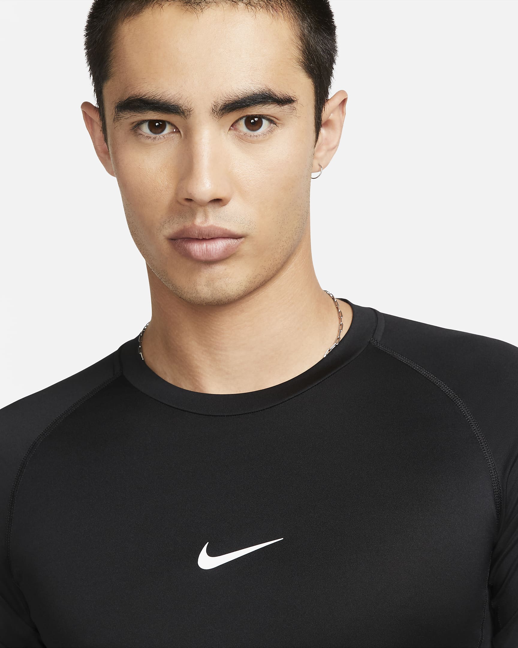 Nike Pro 男款 Dri-FIT 緊身短袖健身上衣 - 黑色/白色