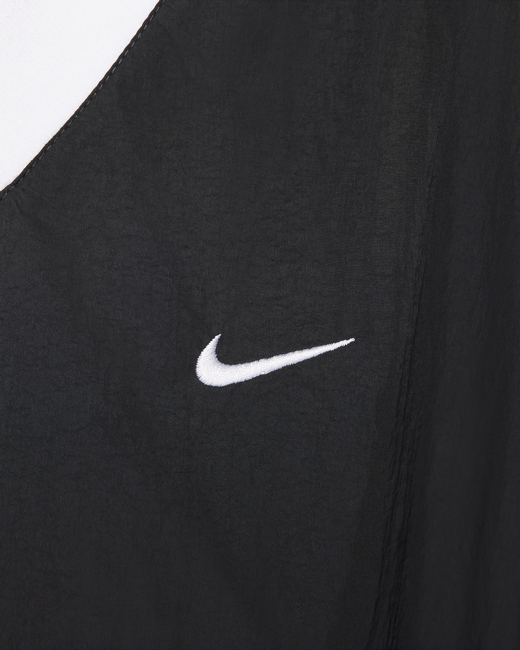 Nike Sportswear Essential Women's Loose UV Woven Long-Sleeve V-Neck Top - Black/White