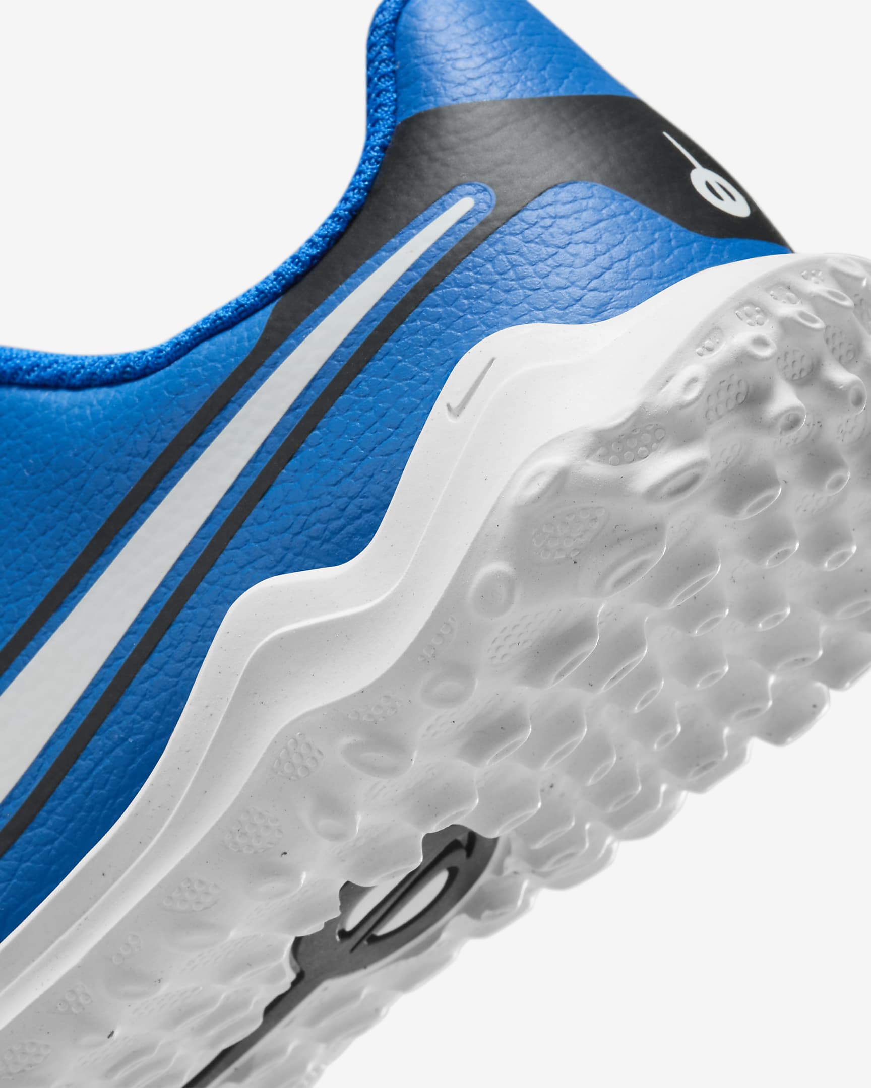 Nike Jr. Tiempo Legend 10 Club Younger Kids' Turf LowTop Football