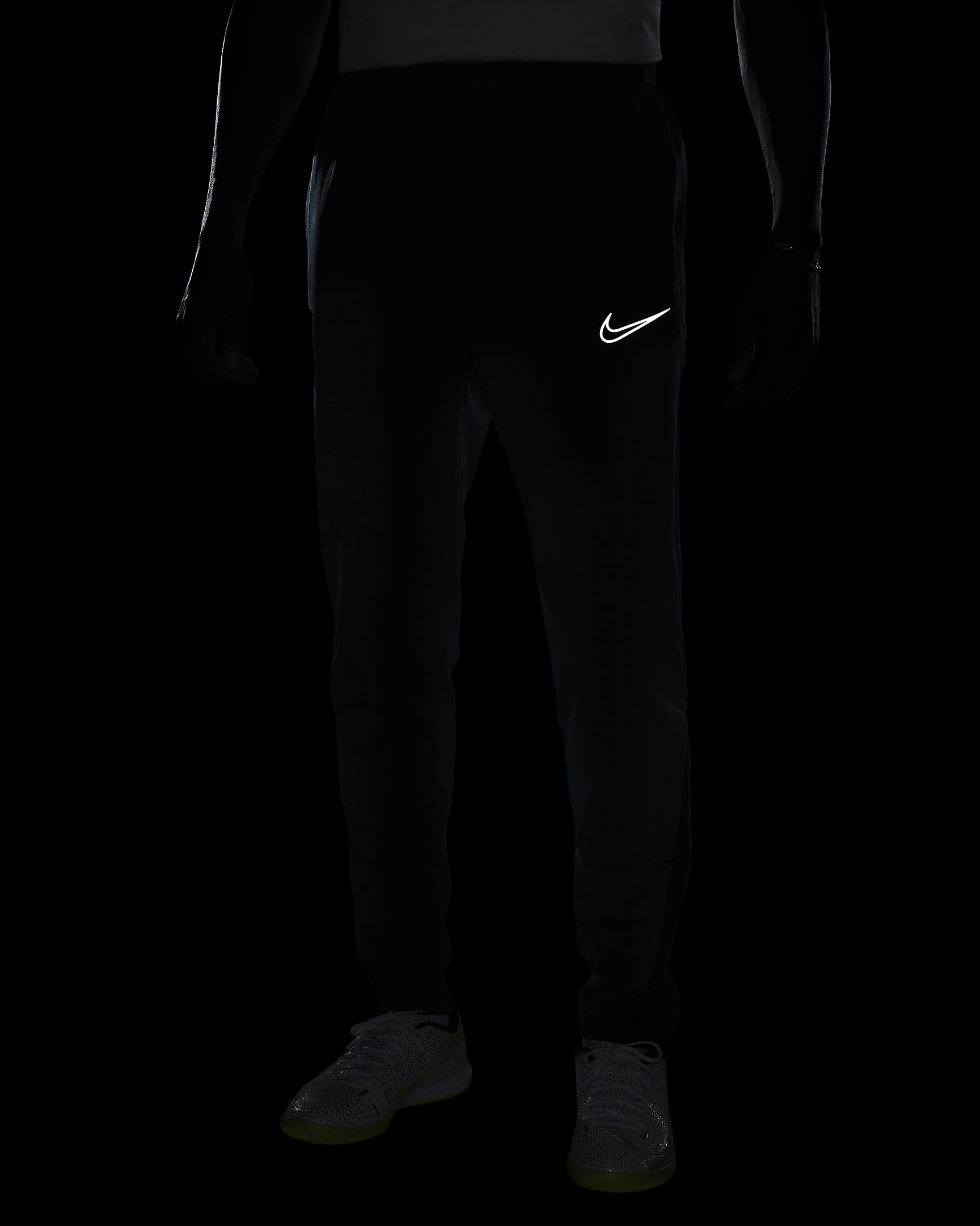 Nike Academy Winter Warrior Men's Therma-FIT Football Pants. Nike RO