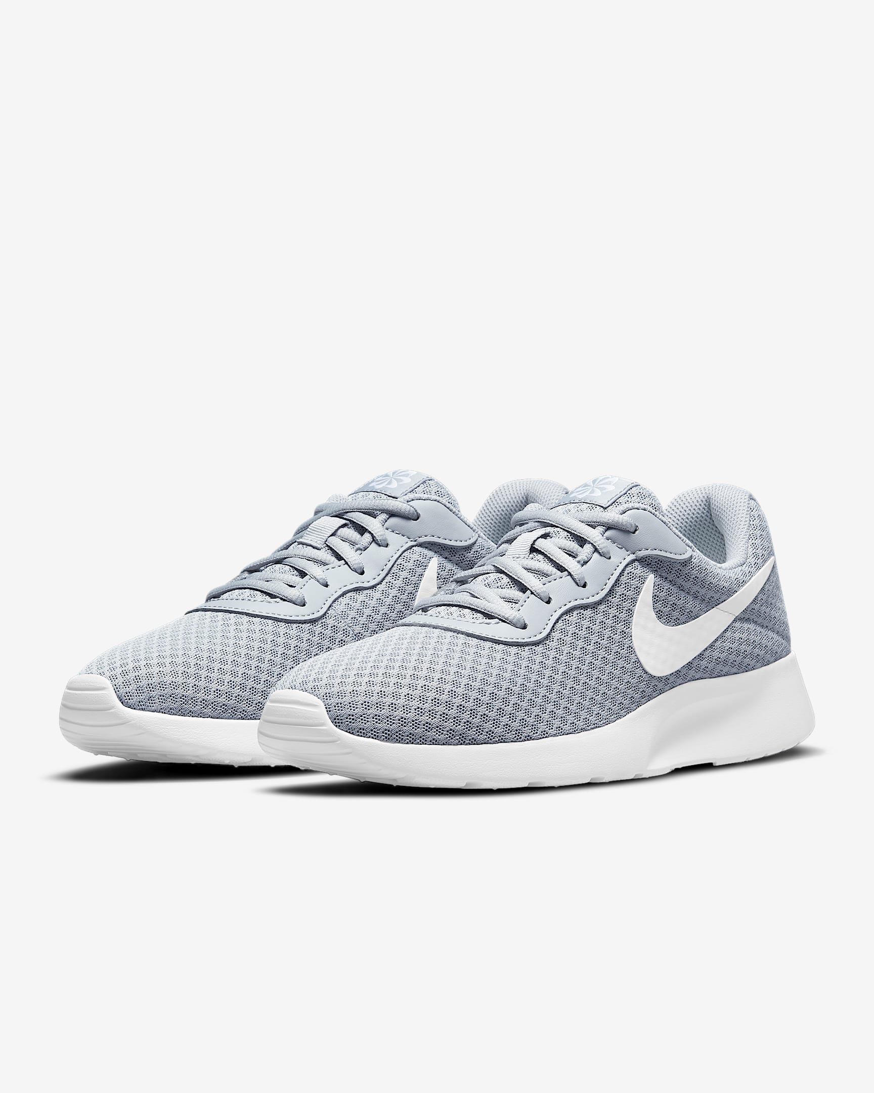 wide women's nike tanjun shoes