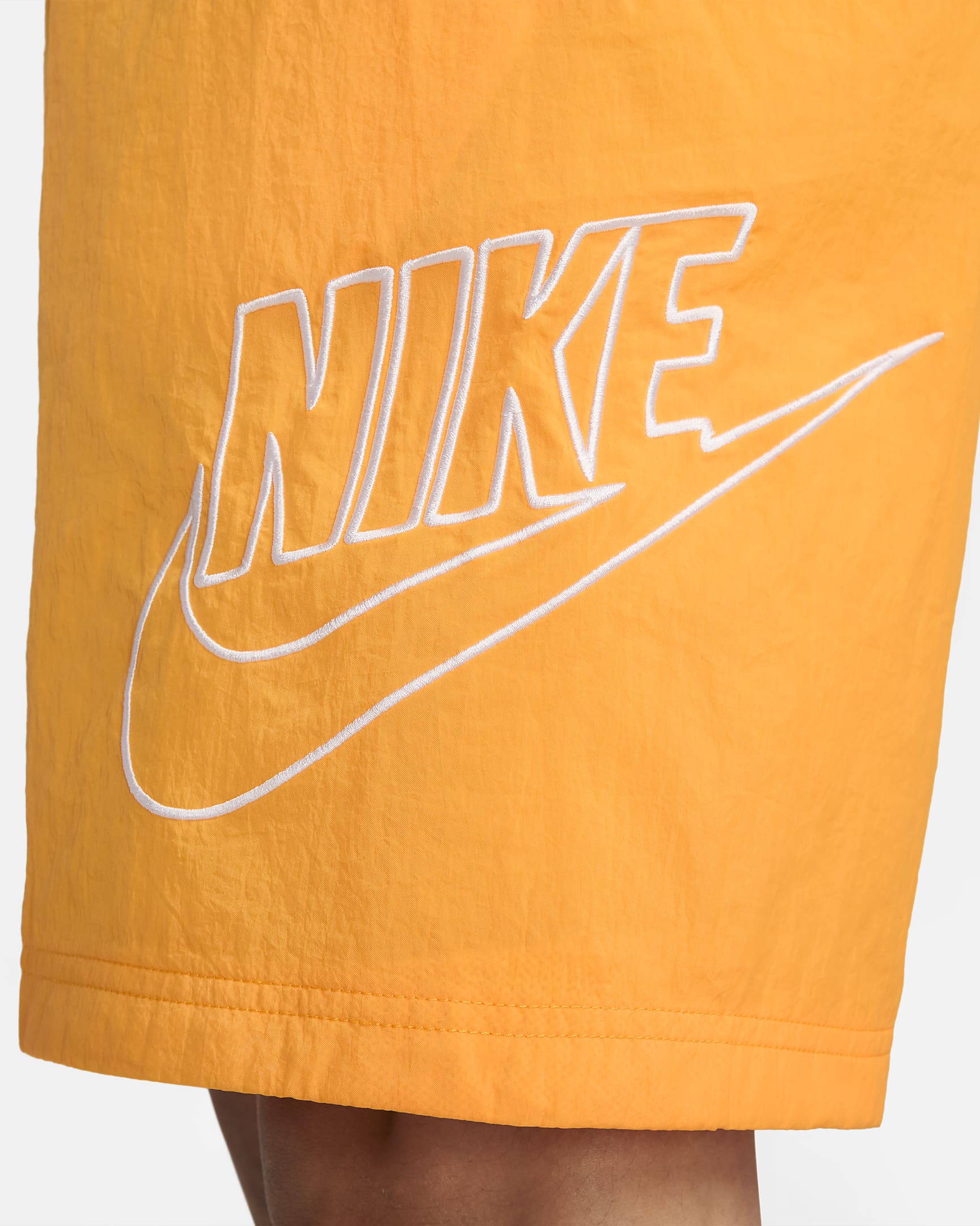 Nike Sportswear Alumni Men's Woven Flow Shorts.