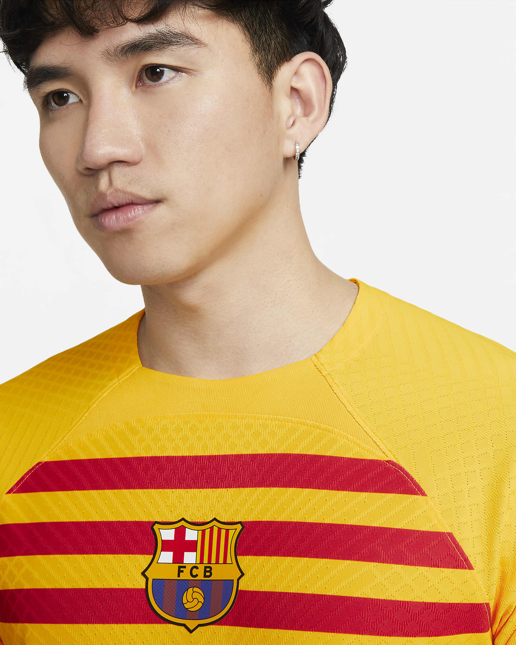 Jersey de fútbol Nike Dri-FIT ADV del FC Barcelona partido complementario 2023/24 para hombre - Amarillo/Rojo universitario/Azul royal intenso