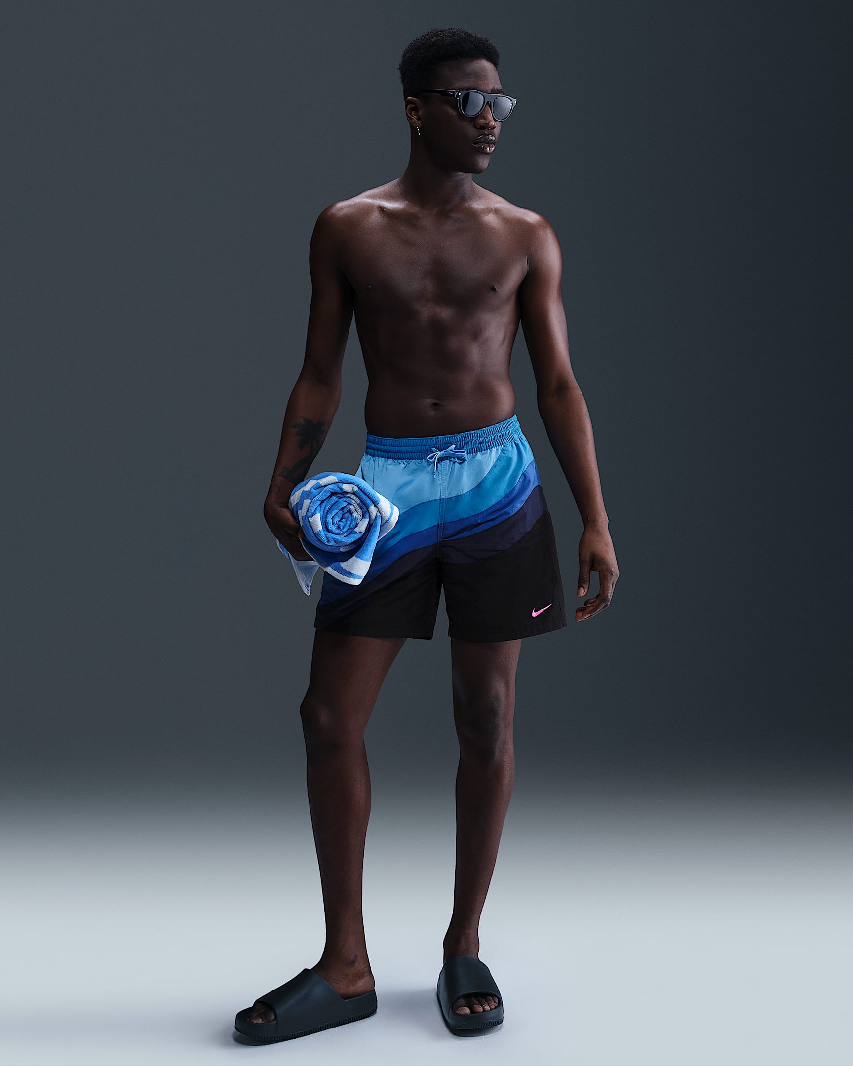 Shorts de vóleibol de 18 cm con forro completo para hombre Nike Swim - Royal juego/Azul foto claro/Azul universitario/Rosa paleta