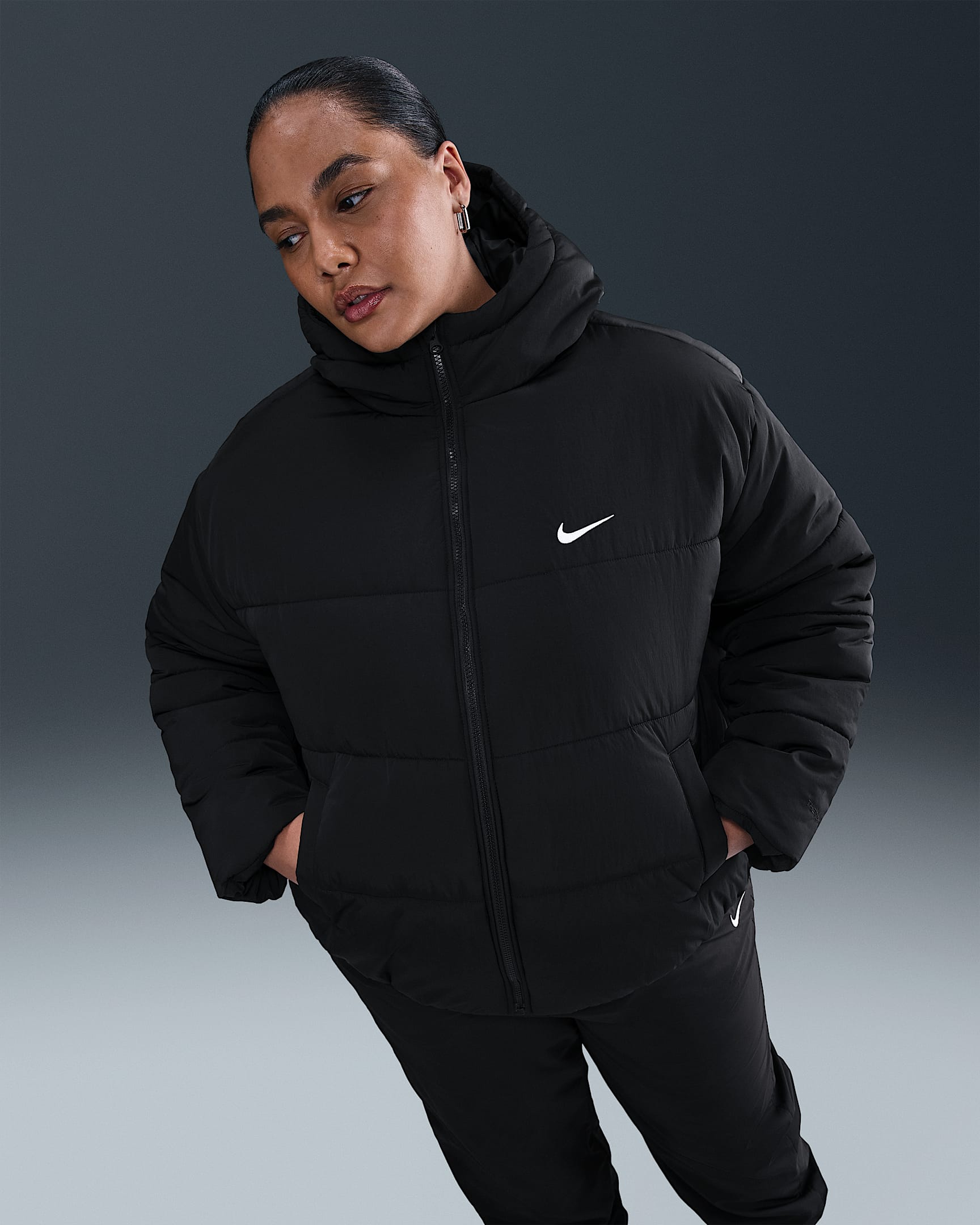 Nike Sportswear Classic Women's Therma-FIT Loose Shine Puffer (Plus Size) - Black/White