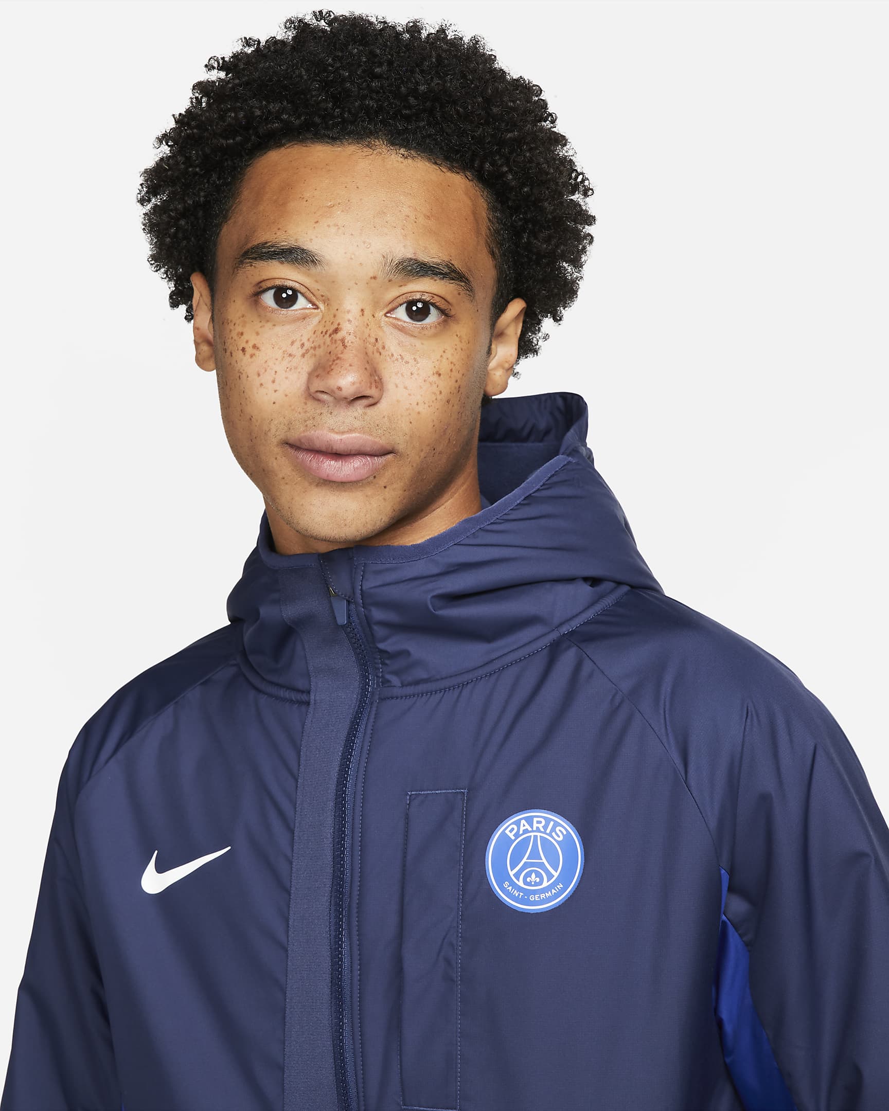 Paris Saint-Germain AWF Men's Winterized Full-Zip Football Jacket. Nike LU