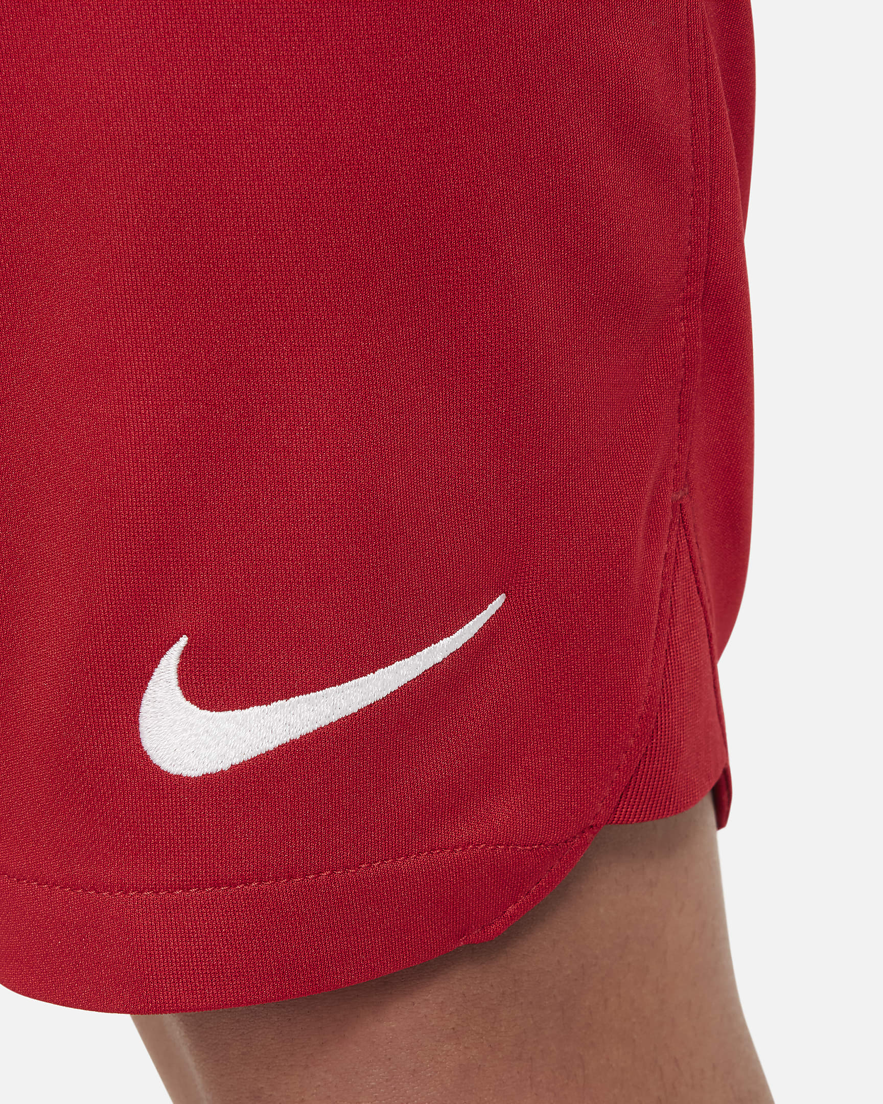 Shorts de fútbol Nike Dri-FIT del Liverpool FC local 2023/24 Stadium para niños talla grande - Rojo gimnasio/Blanco