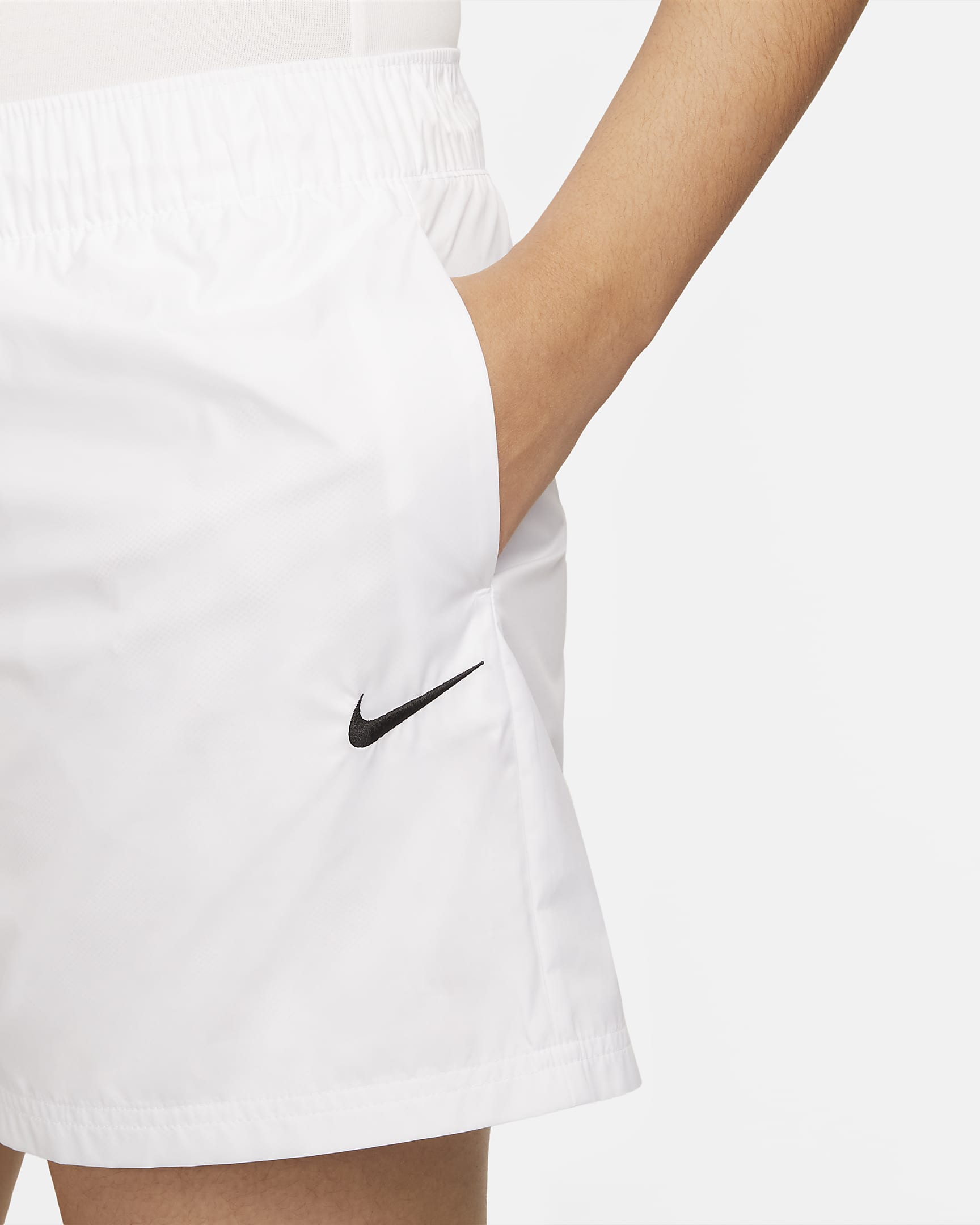 Nike Sportswear Essentials Women's Repel Mid-Rise Shorts - White/Black