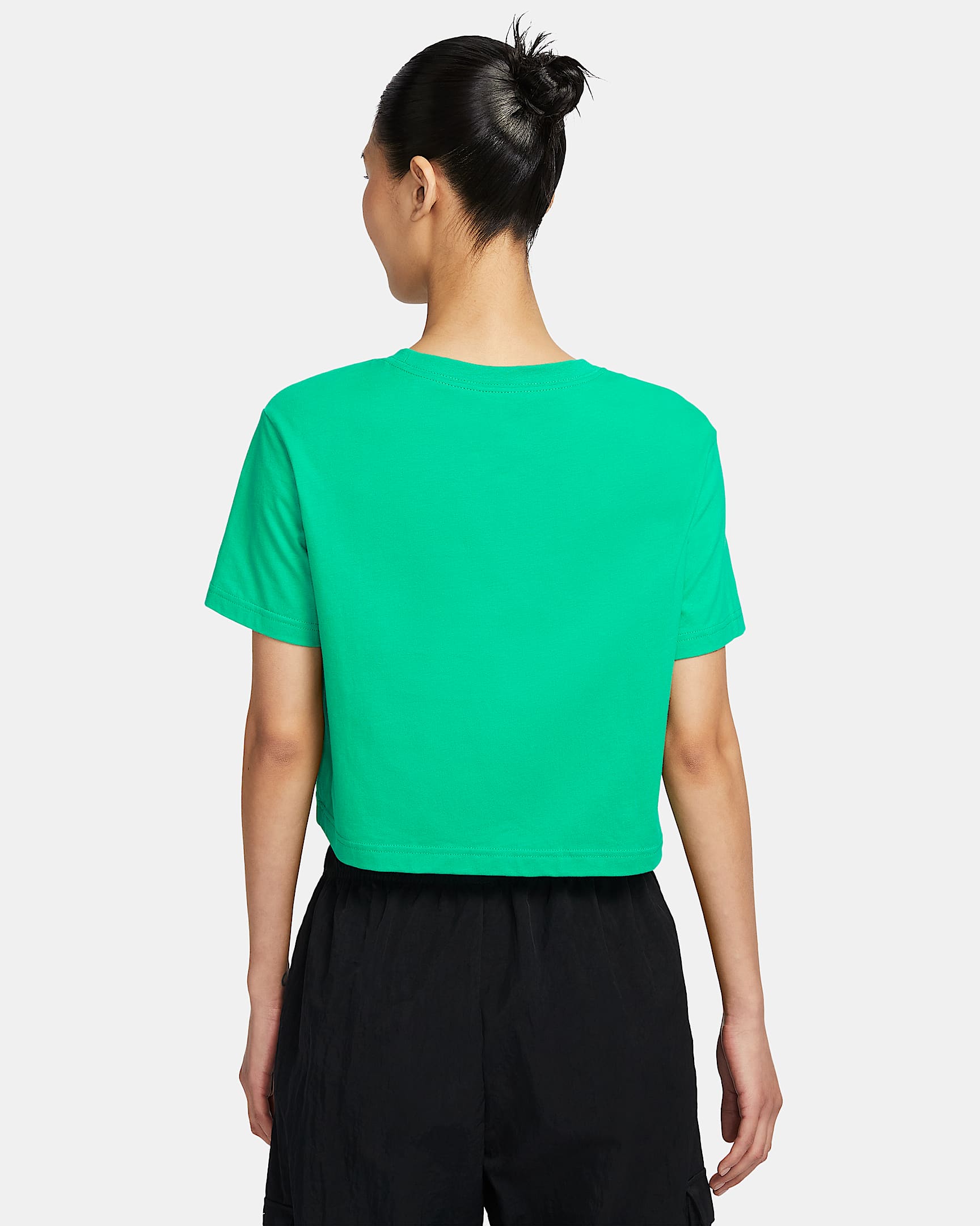 Nike Sportswear Essential Women's Cropped TShirt. Nike PH